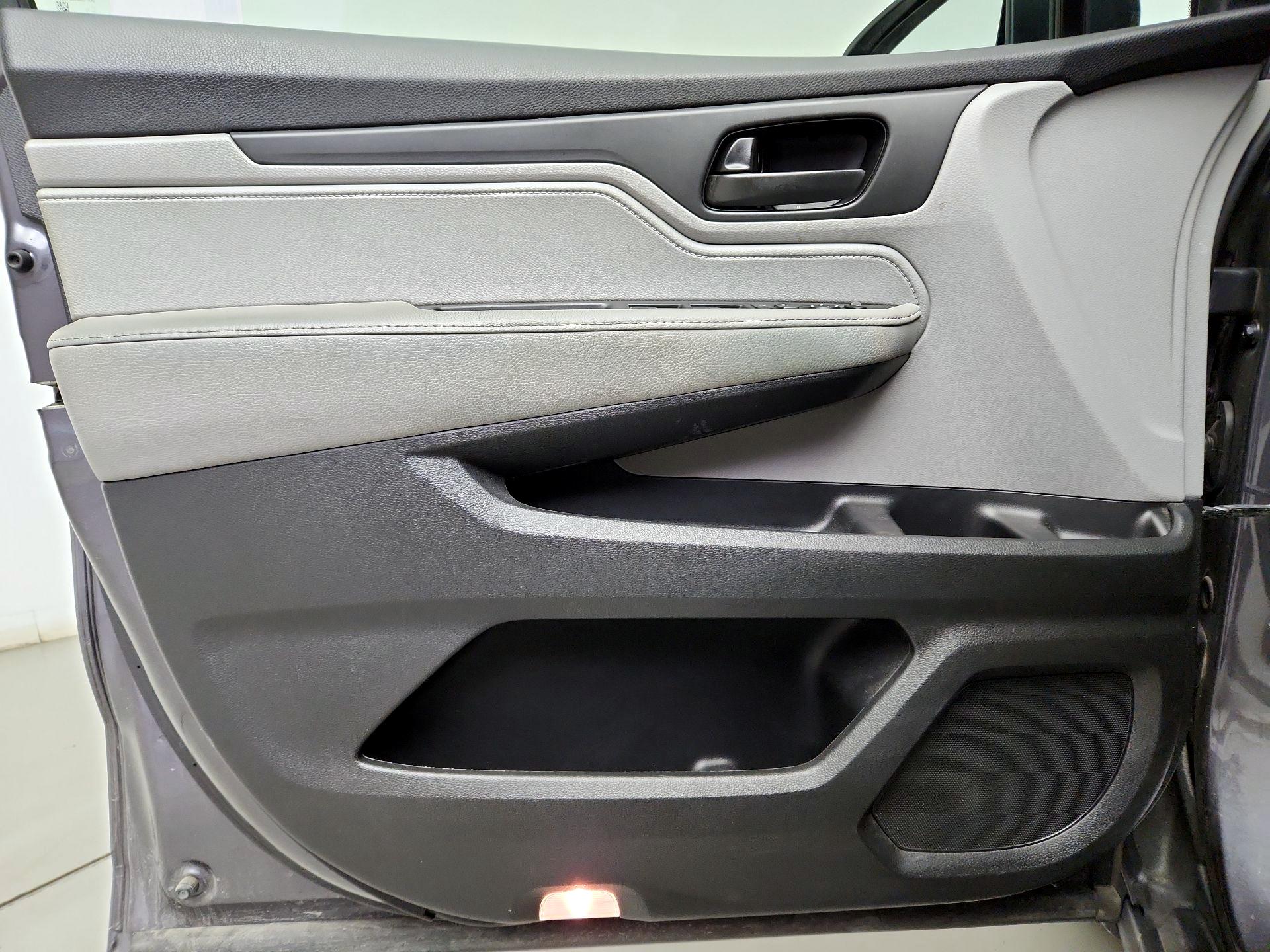 Thumbnail: 2019 Honda Odyssey - 12