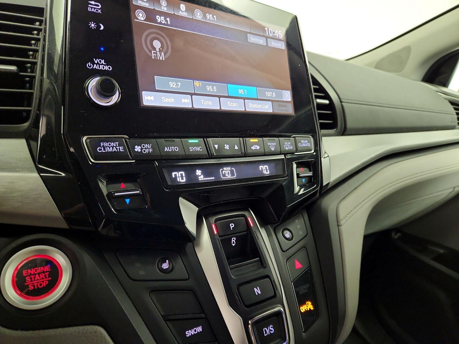 Thumbnail: 2019 Honda Odyssey - 16