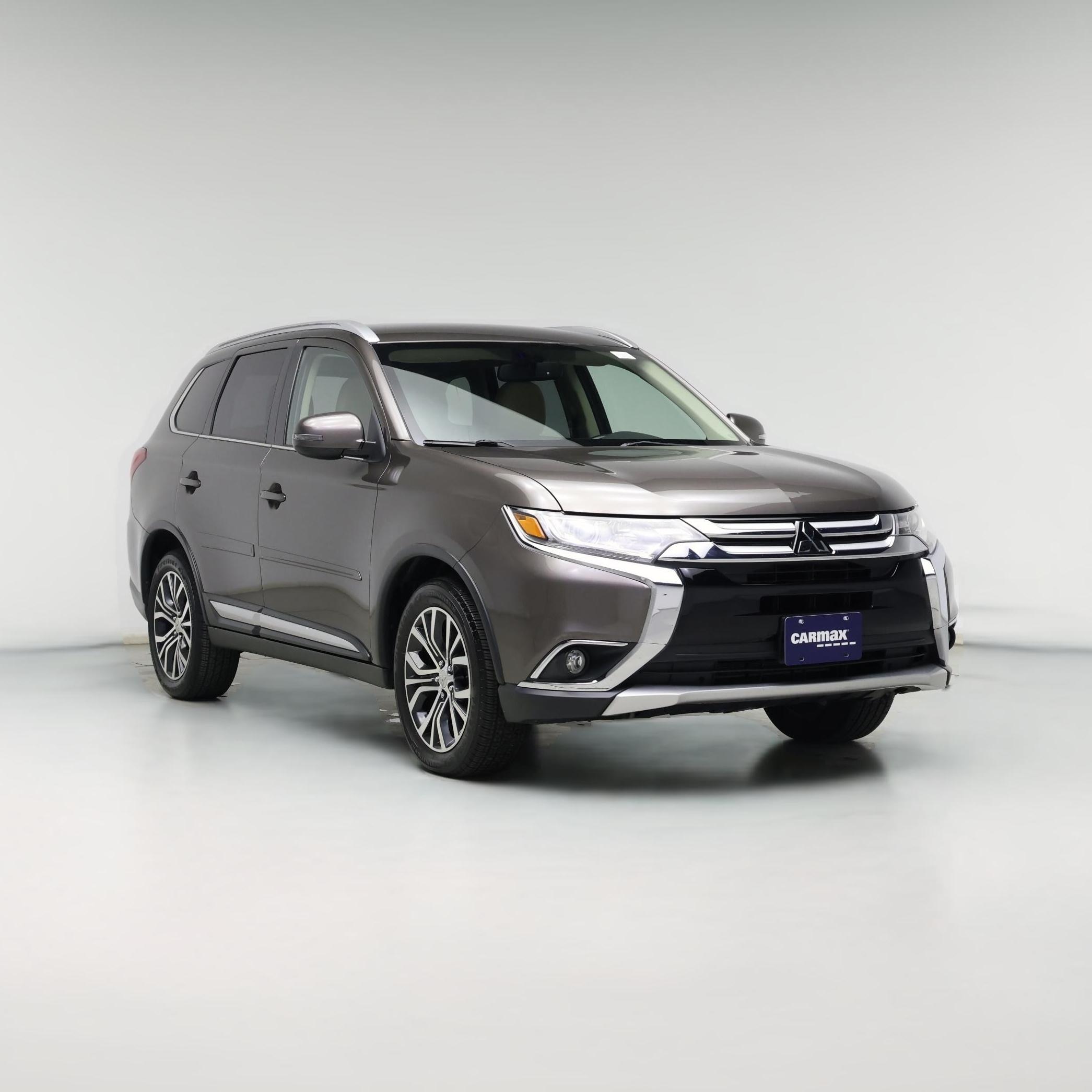 Thumbnail: 2017 Mitsubishi Outlander - 1