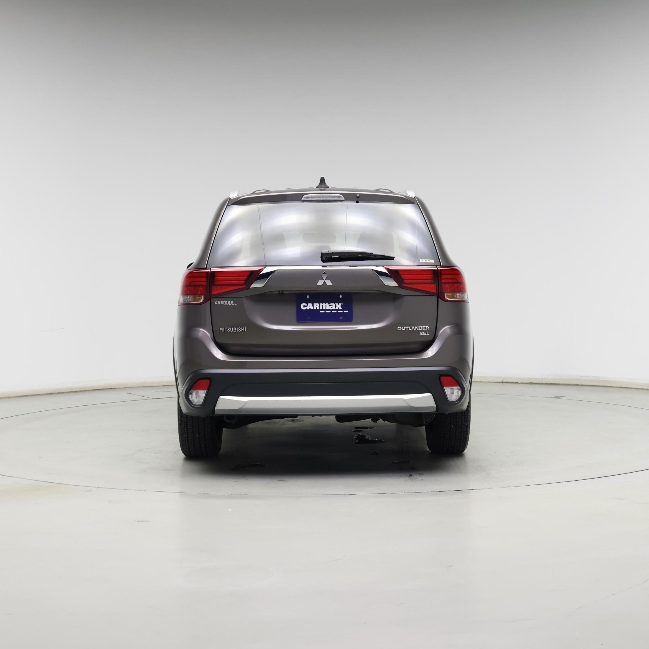 Thumbnail: 2017 Mitsubishi Outlander - 6