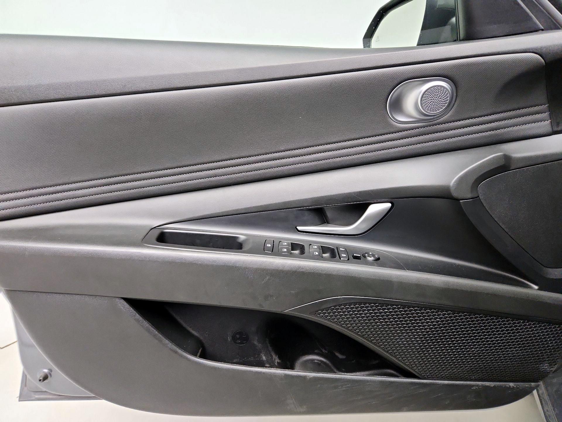 Thumbnail: 2023 Hyundai Elantra - 12