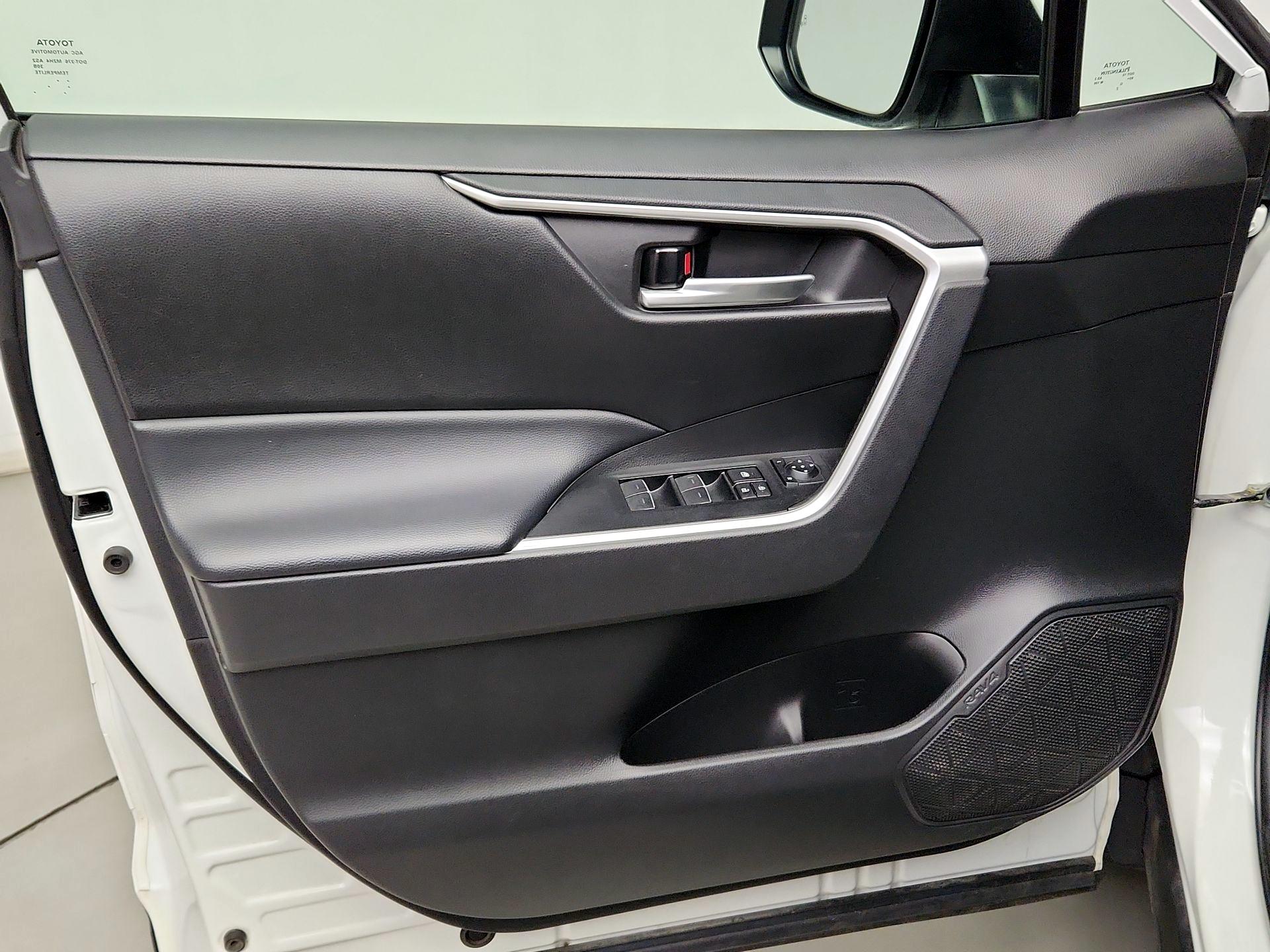 Thumbnail: 2023 Toyota RAV4 - 12