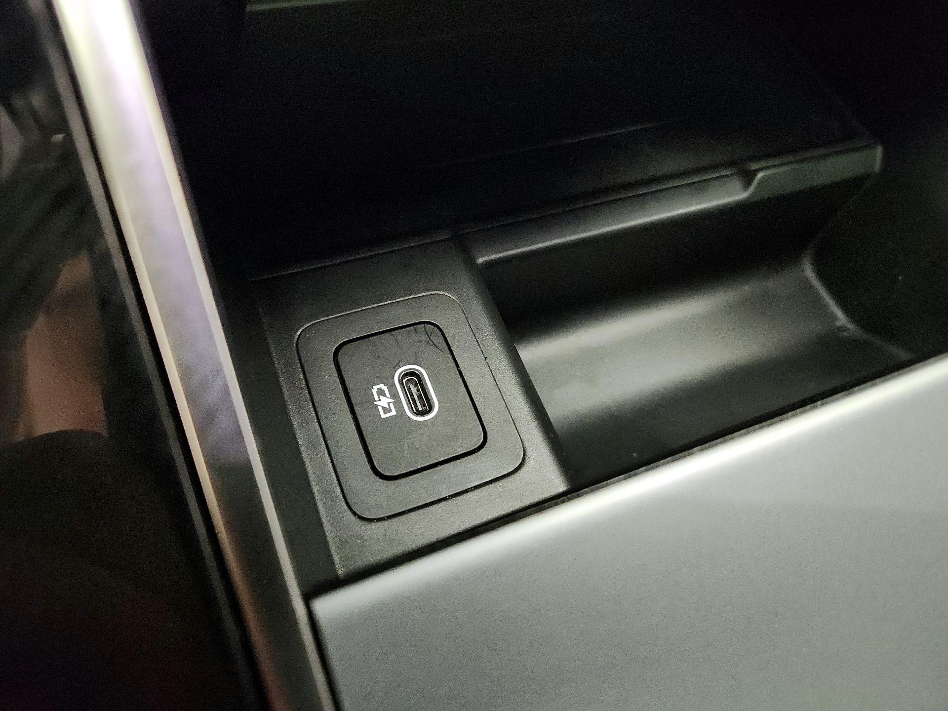 Thumbnail: 2025 Land Rover Range Rover Evoque - 19