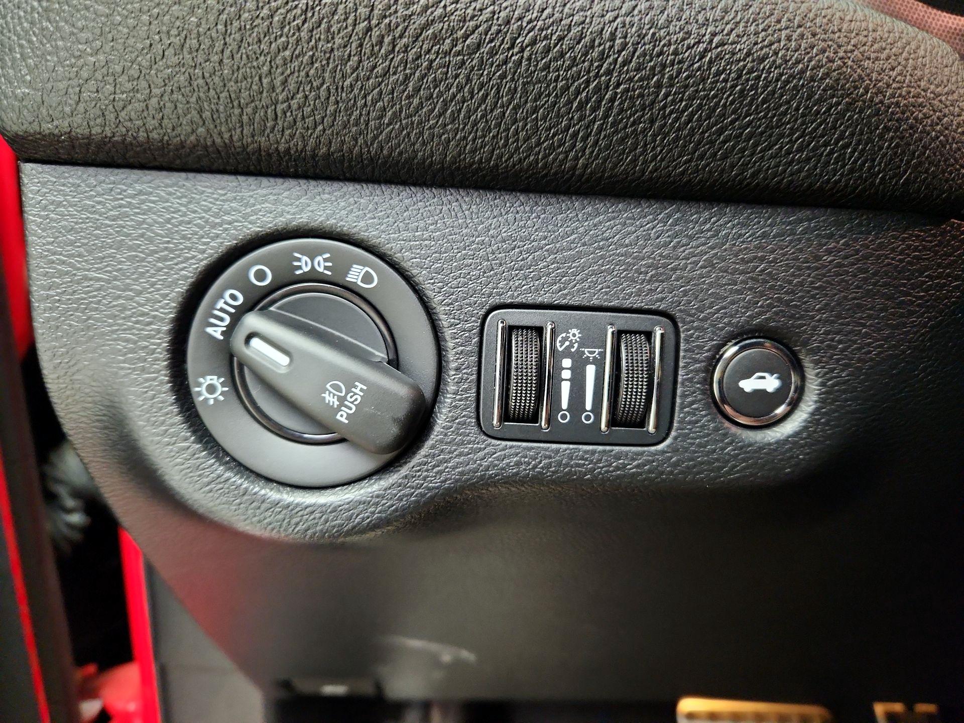 Thumbnail: 2015 Dodge Challenger - 13