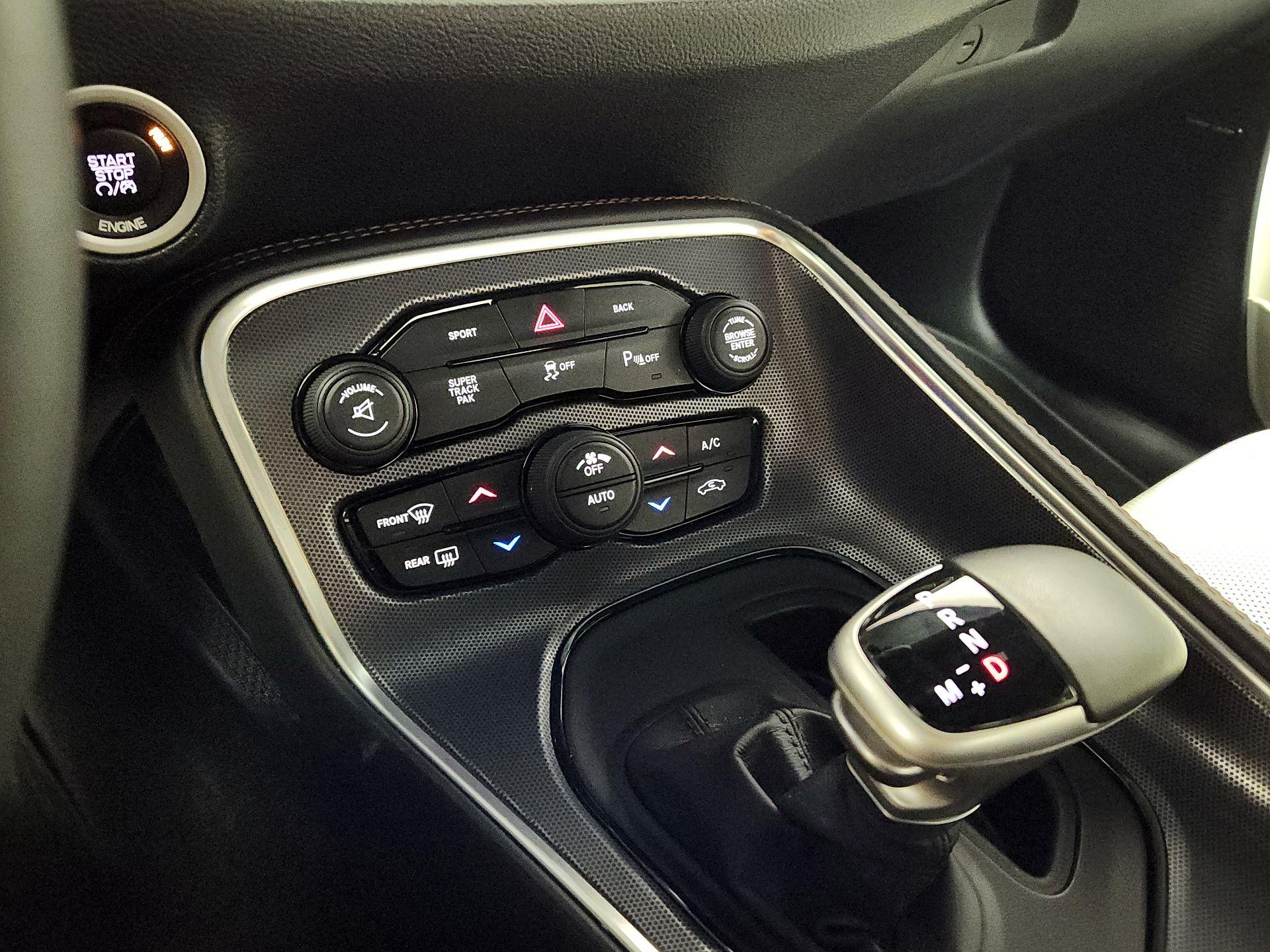 Thumbnail: 2015 Dodge Challenger - 17