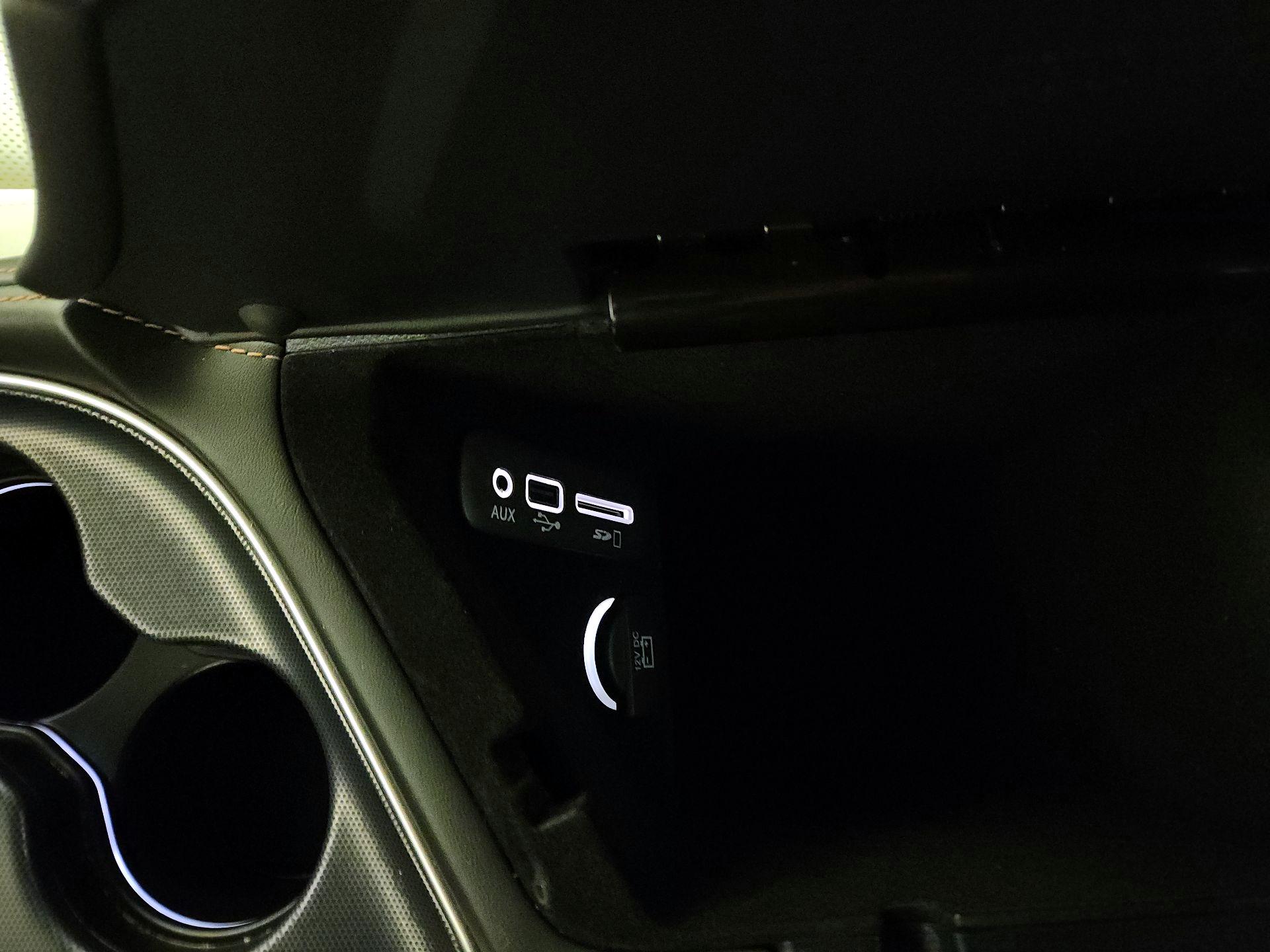 Thumbnail: 2015 Dodge Challenger - 19