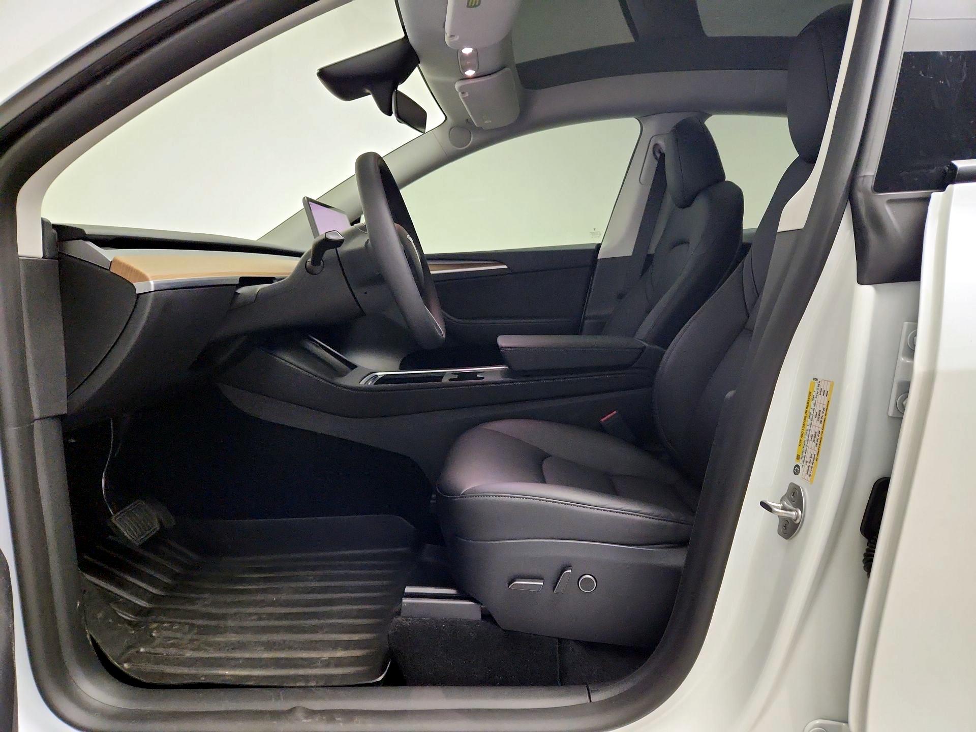 Thumbnail: 2023 Tesla Model Y - 11