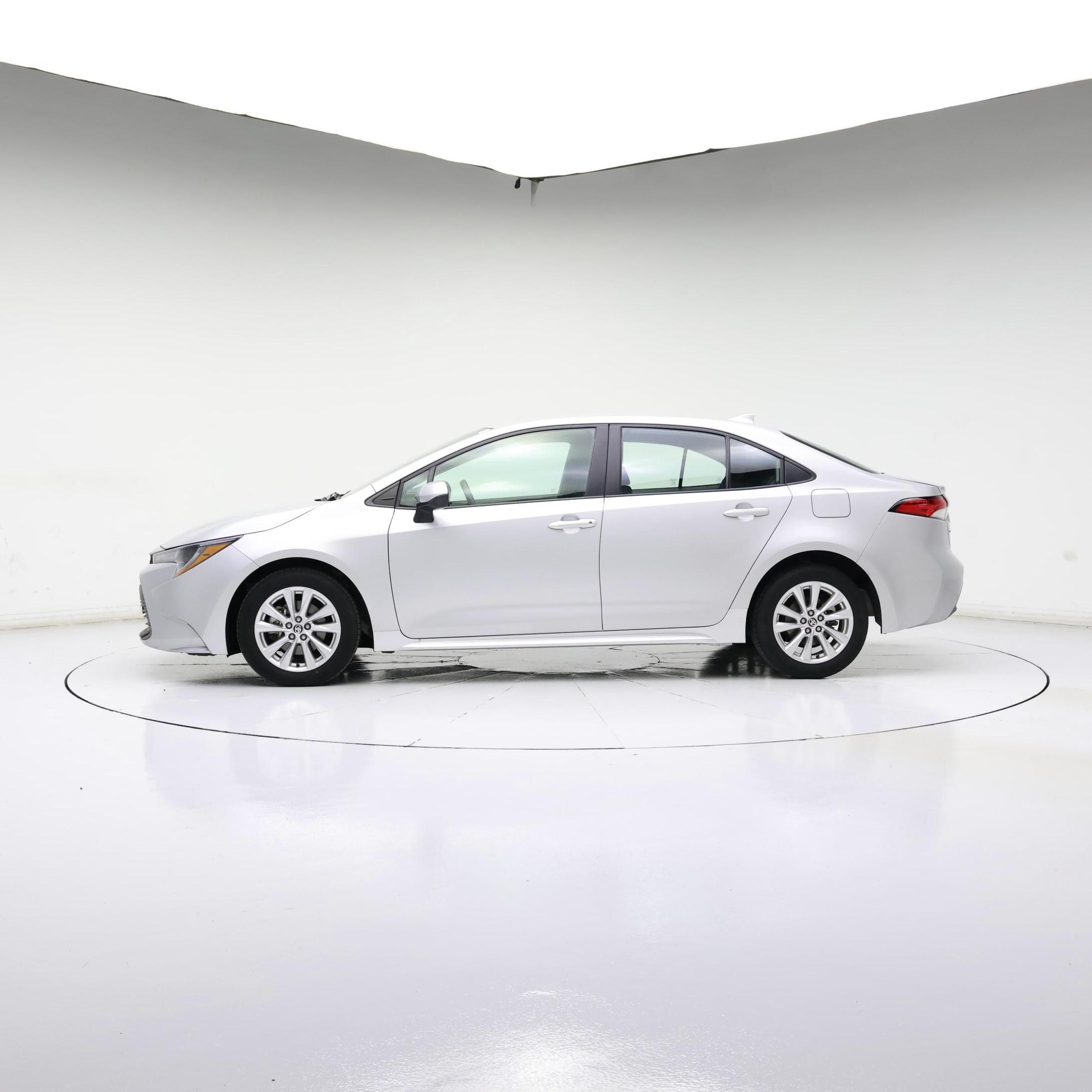 Thumbnail: 2024 Toyota Corolla - 3