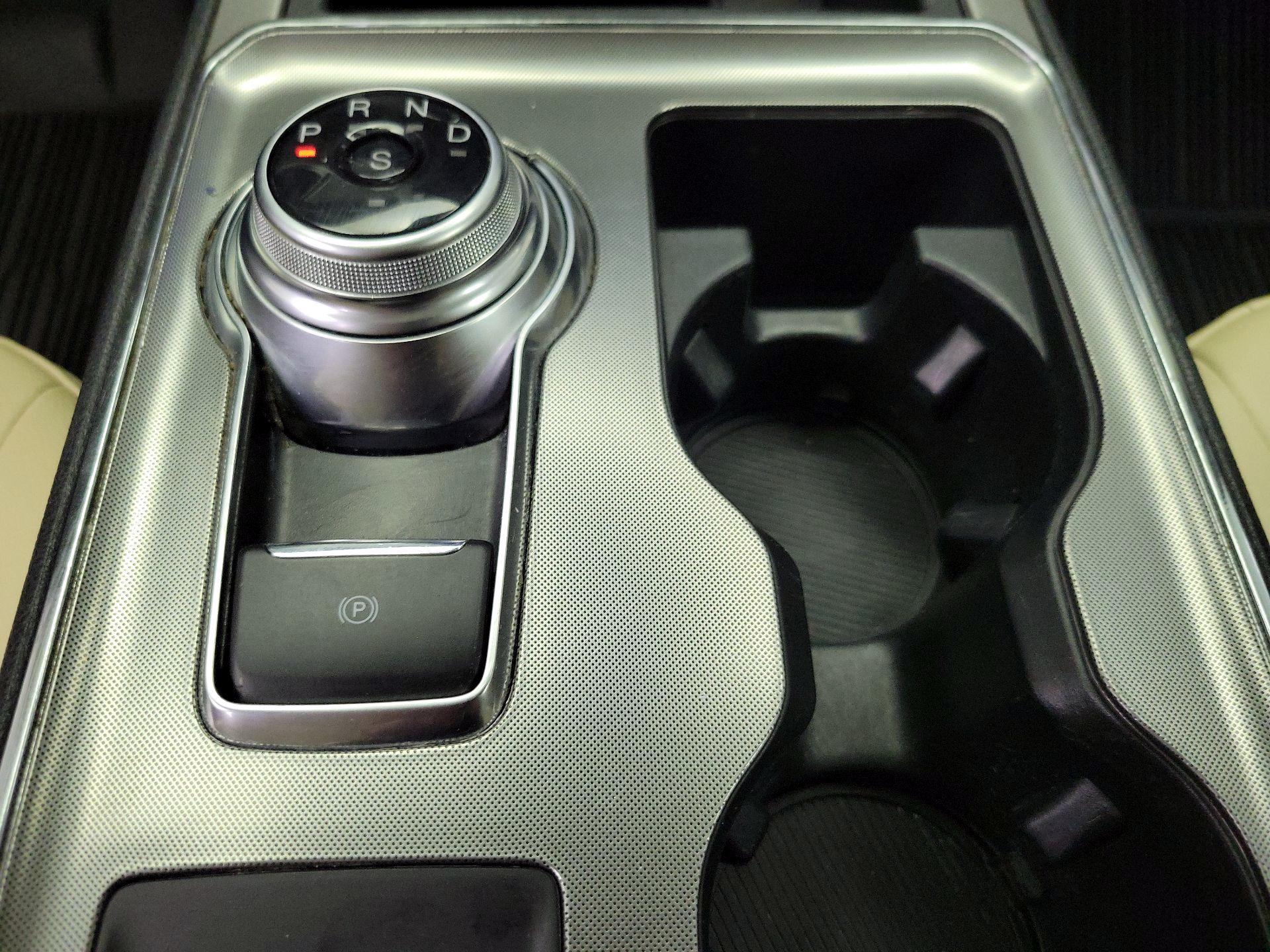 Thumbnail: 2022 Ford Edge - 18