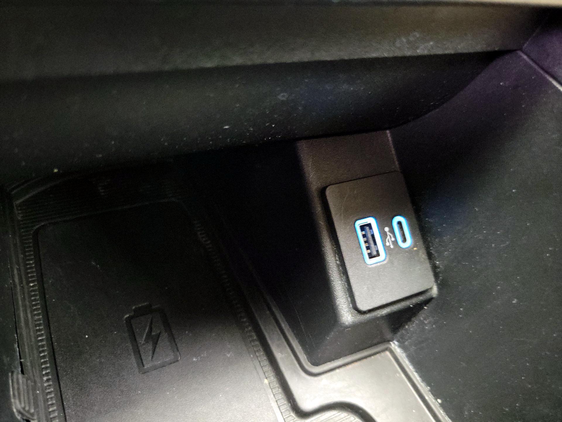 Thumbnail: 2022 Ford Edge - 19