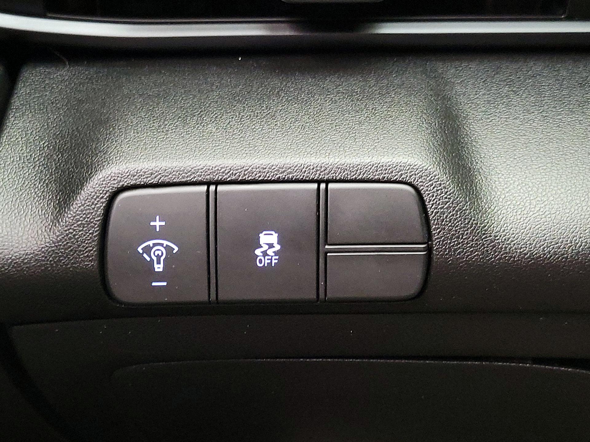 Thumbnail: 2025 Hyundai Elantra - 13