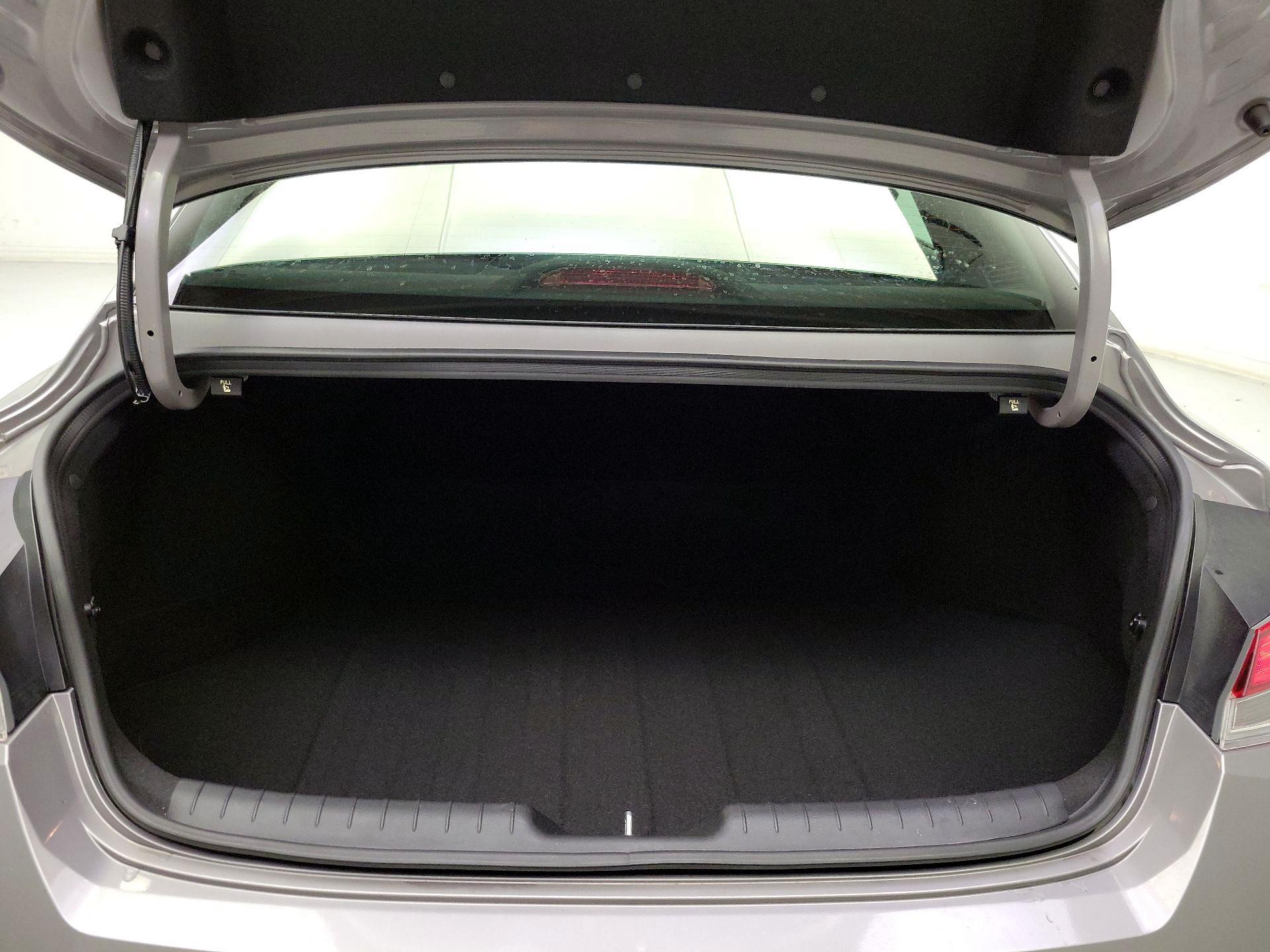 Thumbnail: 2025 Hyundai Elantra - 20