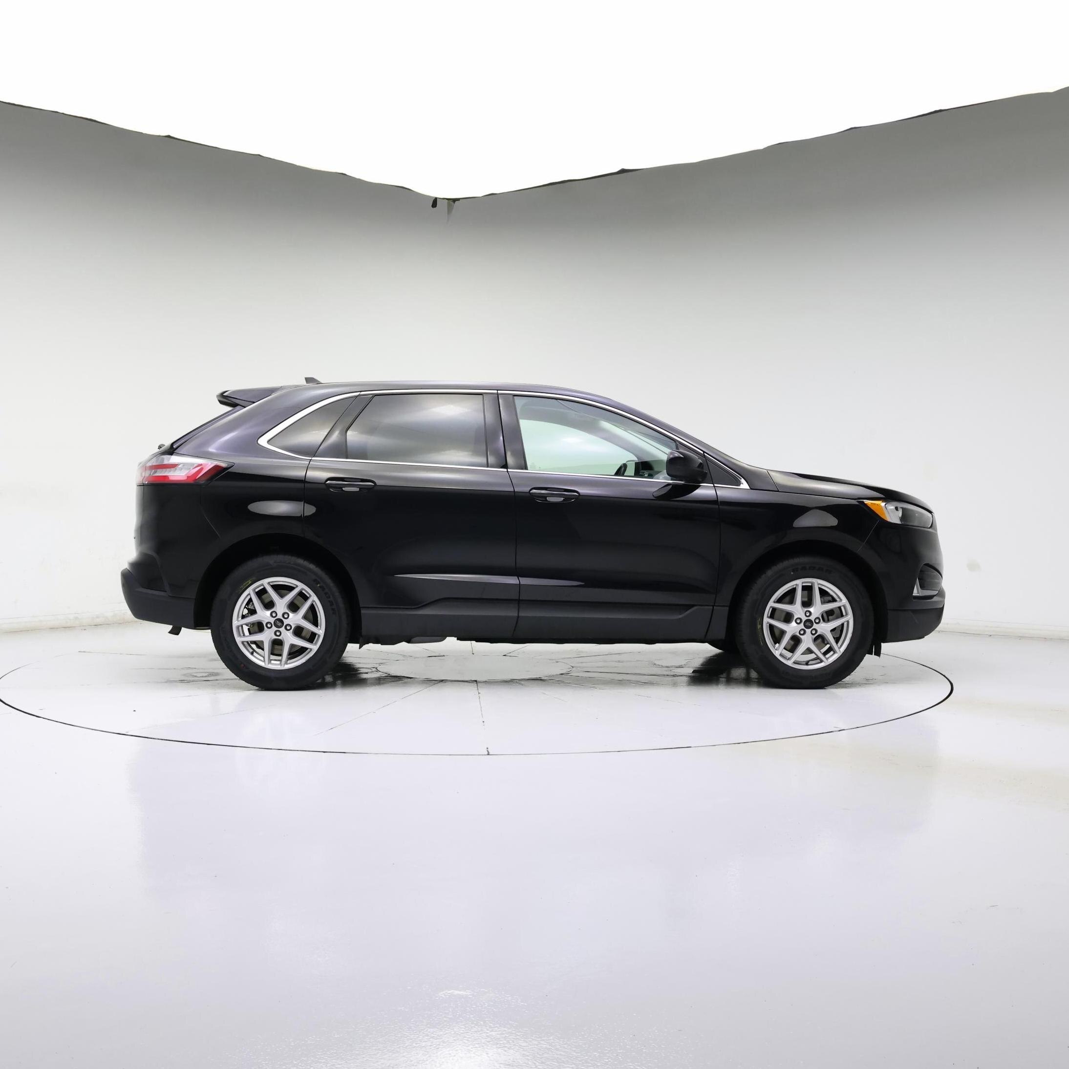 Thumbnail: 2023 Ford Edge - 3