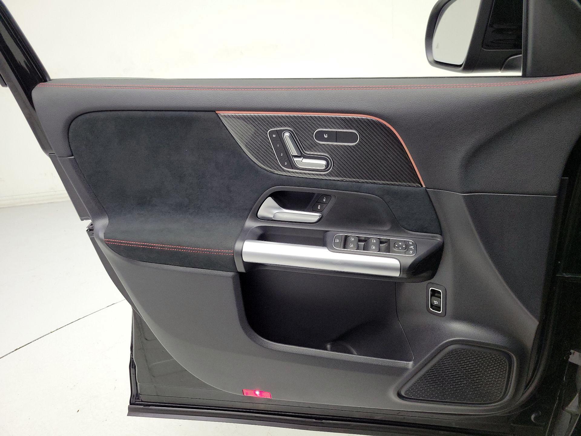 Thumbnail: 2023 Mercedes-Benz GLA - 12