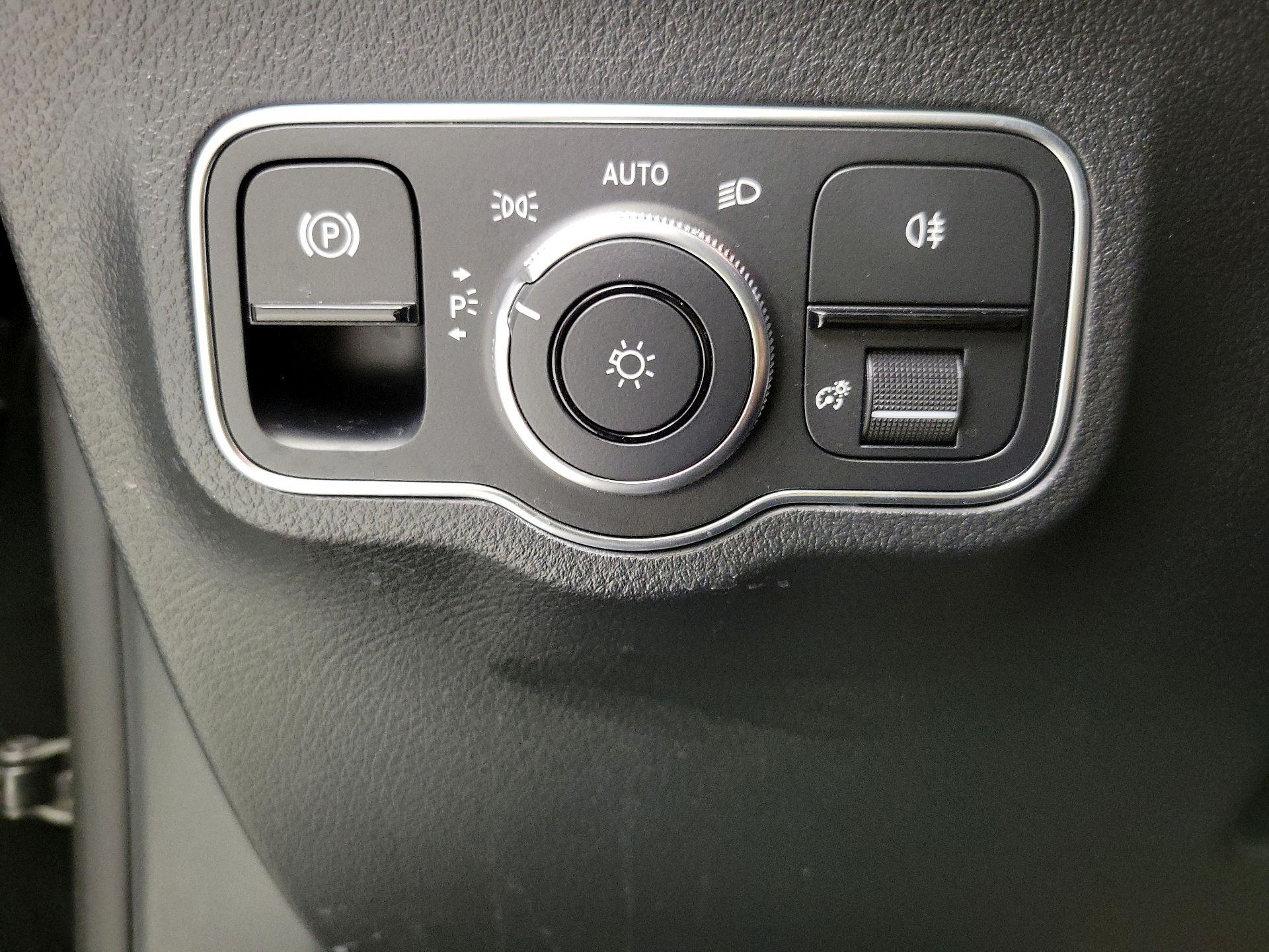 Thumbnail: 2023 Mercedes-Benz GLA - 13