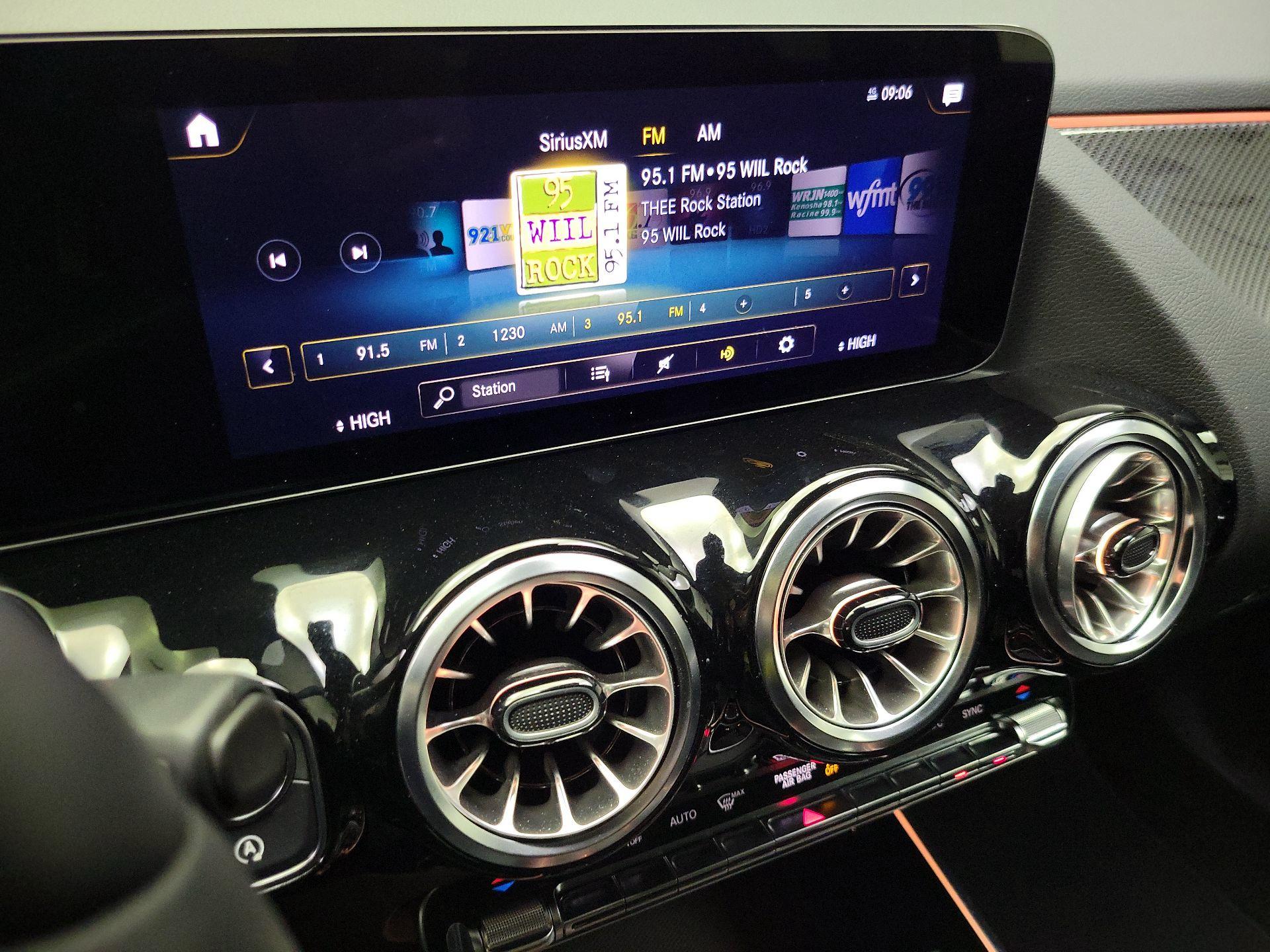 Thumbnail: 2023 Mercedes-Benz GLA - 16