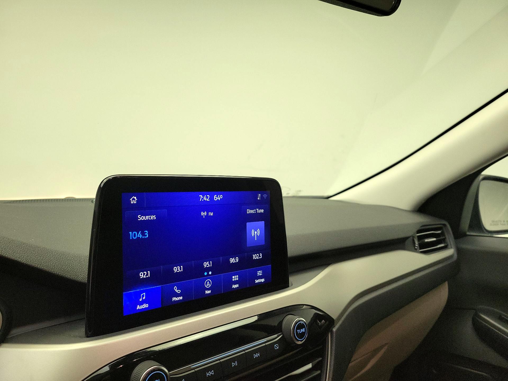 Thumbnail: 2022 Ford Escape - 16