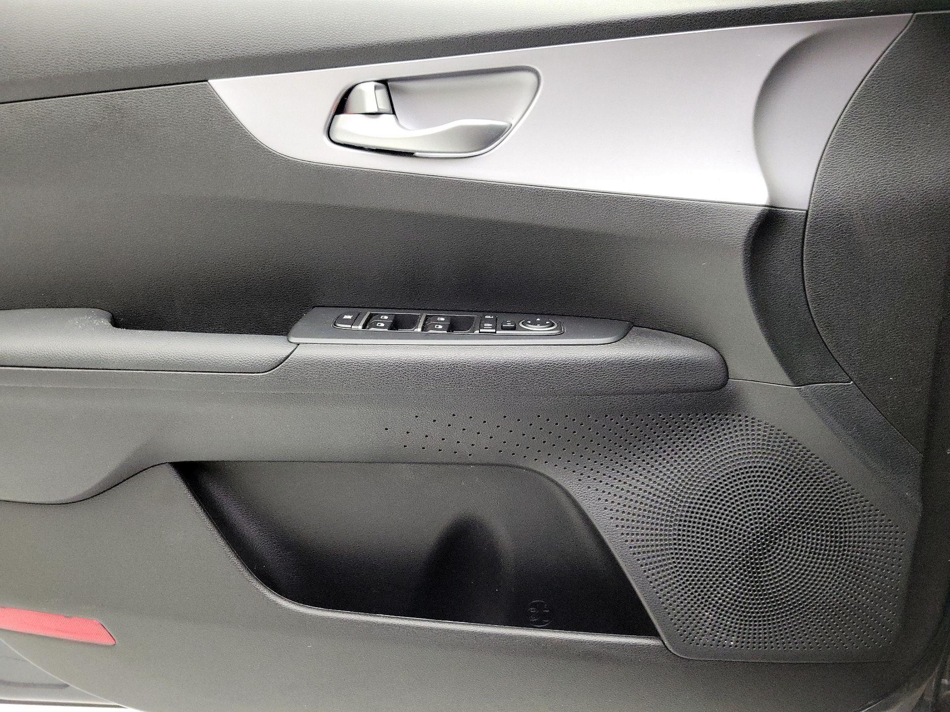 Thumbnail: 2023 Kia Forte - 12