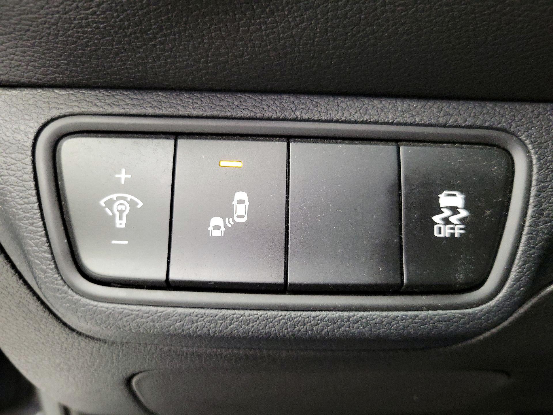 Thumbnail: 2023 Kia Forte - 13