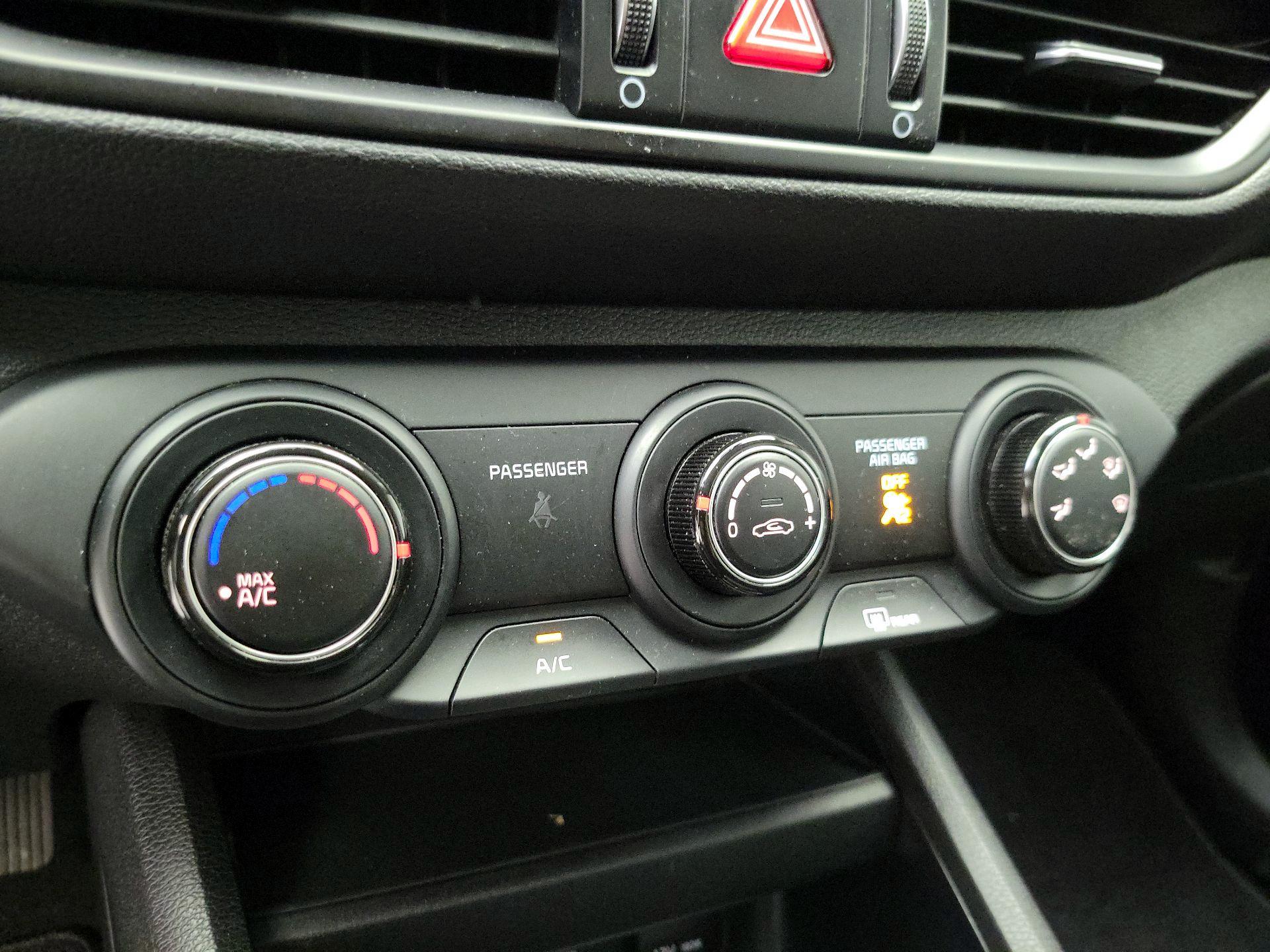 Thumbnail: 2023 Kia Forte - 16