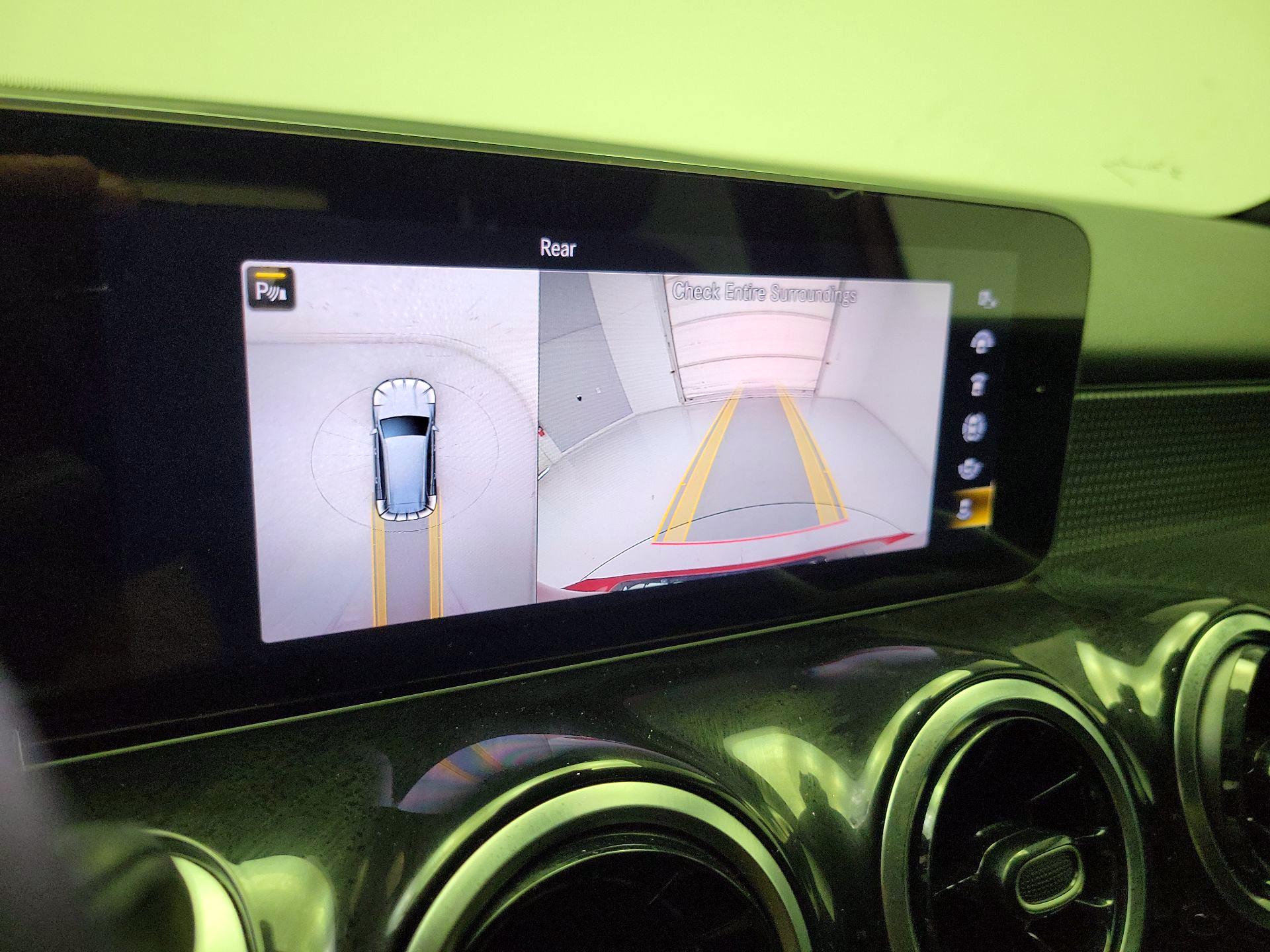 Thumbnail: 2020 Mercedes-Benz GLB - 15