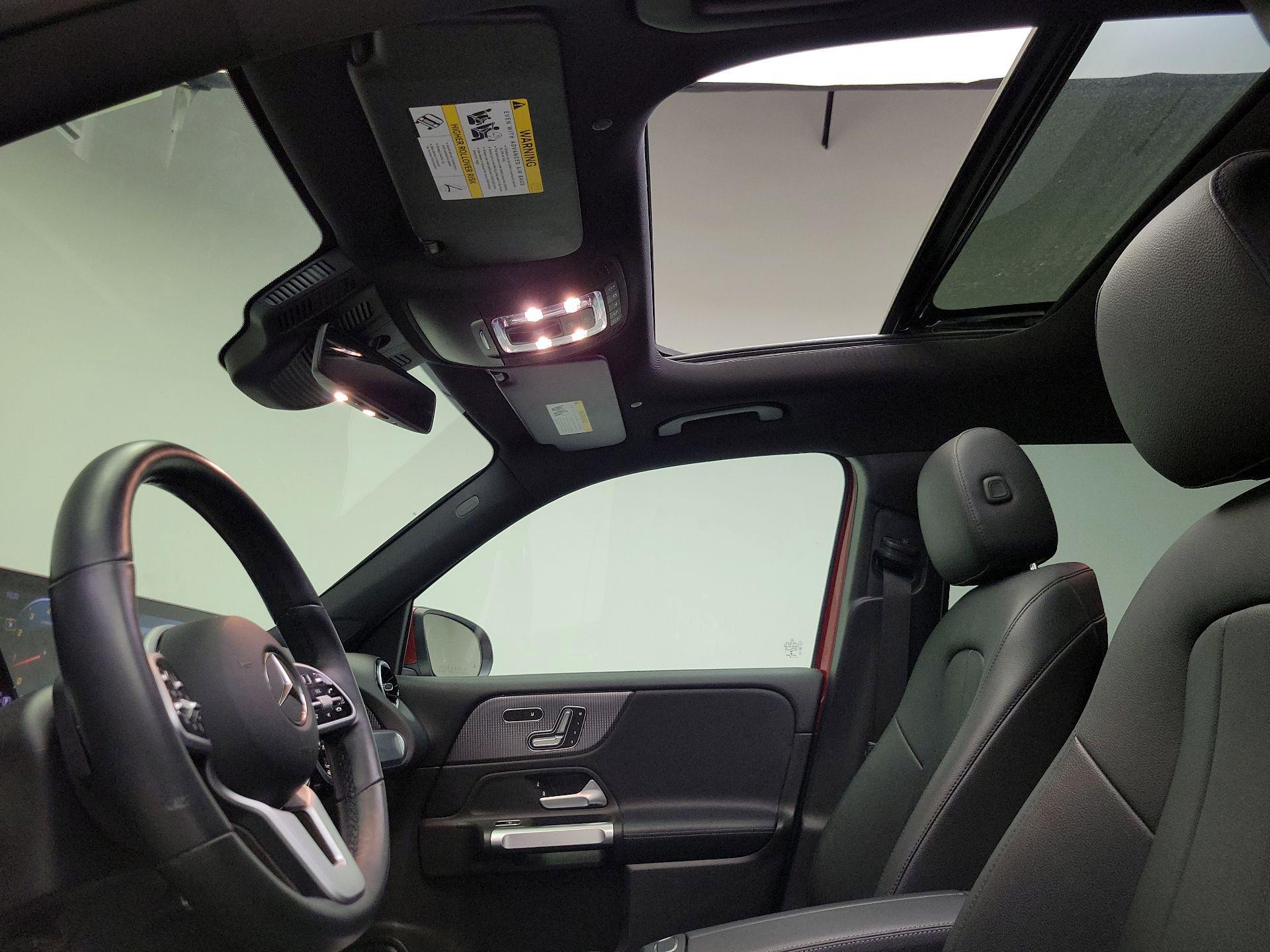 Thumbnail: 2020 Mercedes-Benz GLB - 20