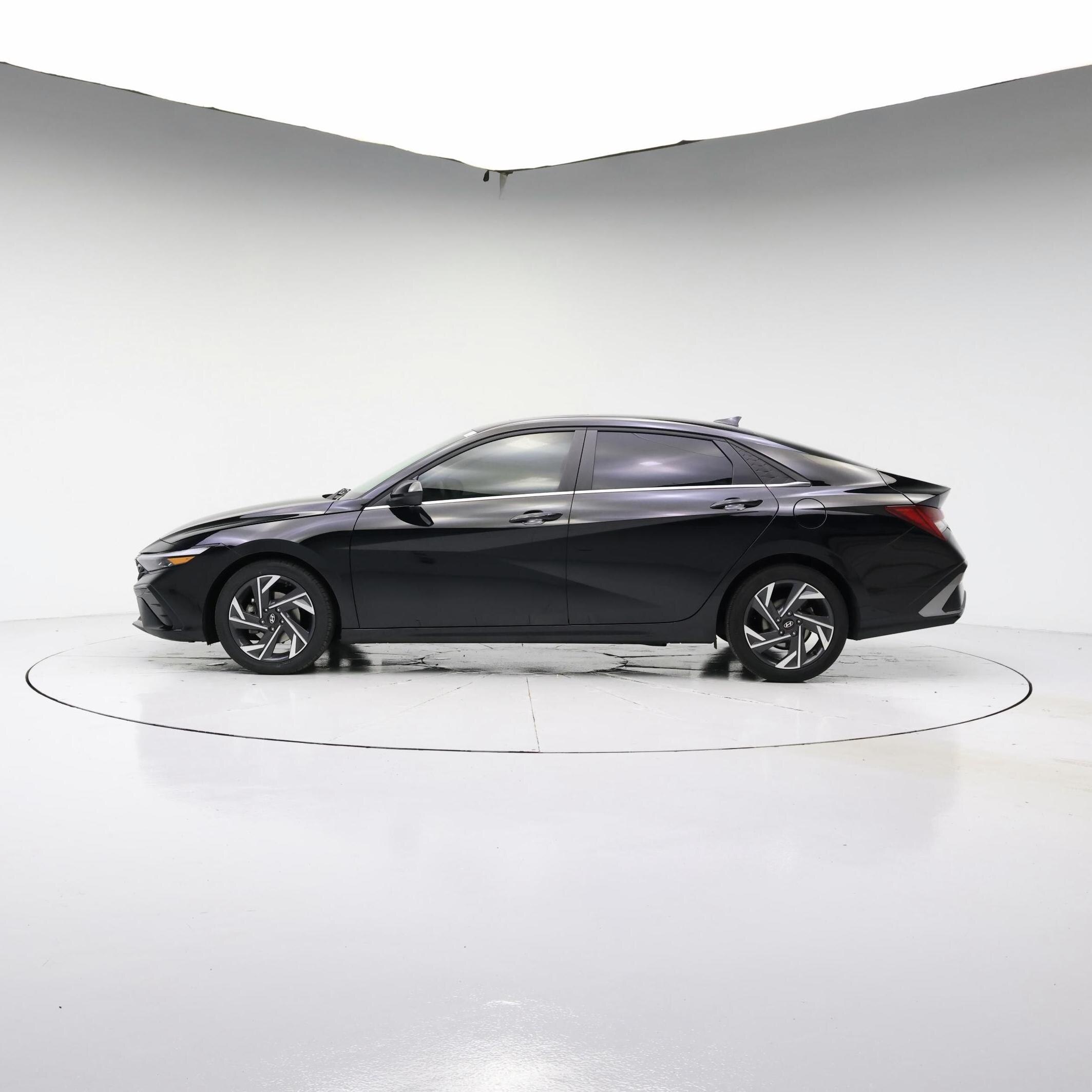 Thumbnail: 2024 Hyundai Elantra - 3