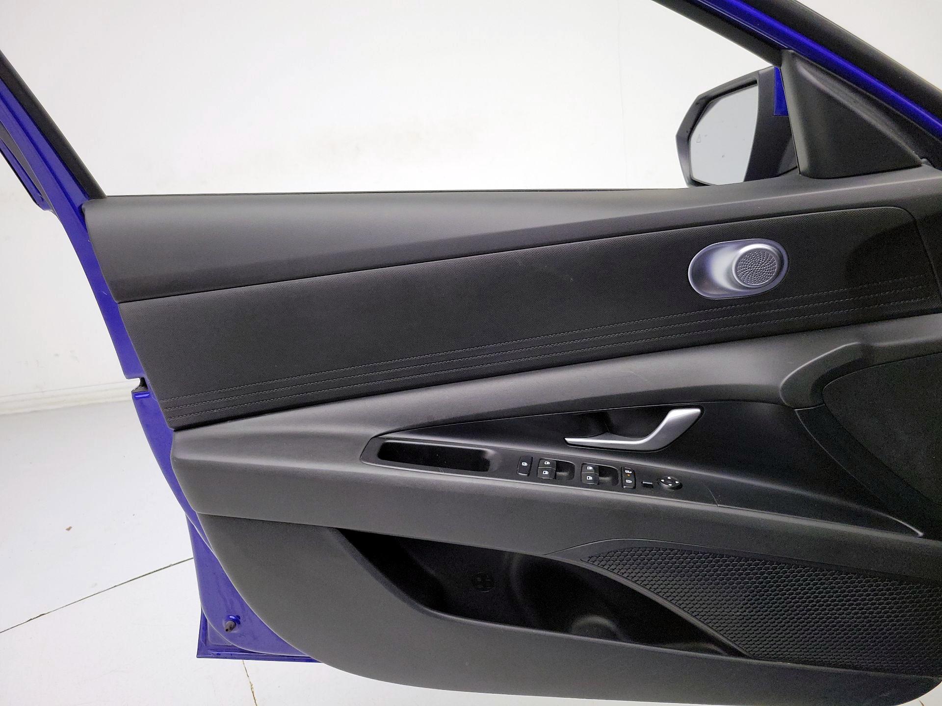 Thumbnail: 2025 Hyundai Elantra - 12