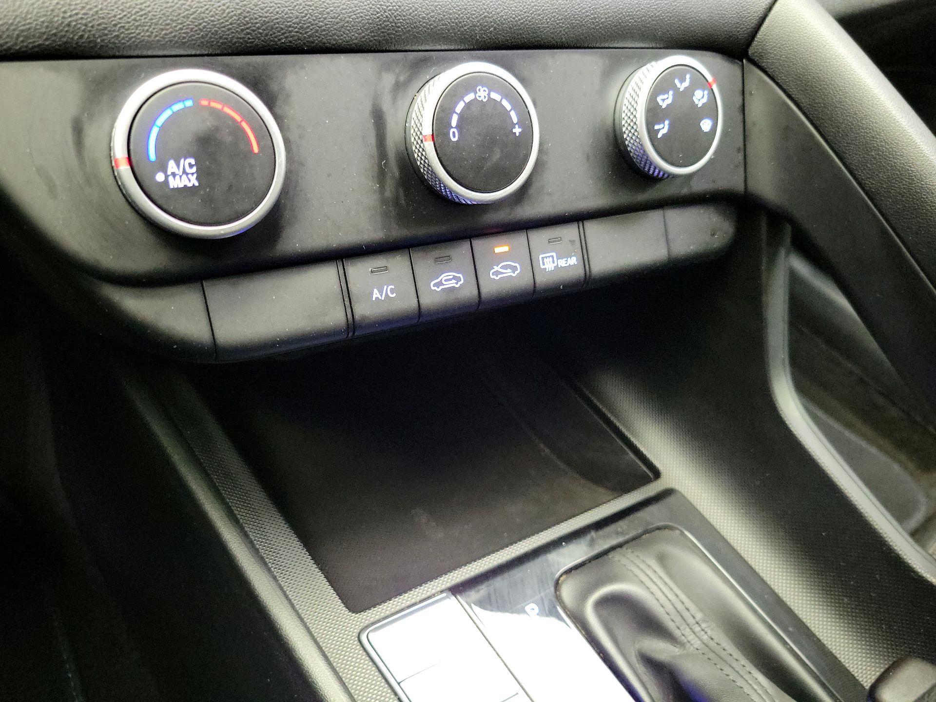 Thumbnail: 2025 Hyundai Elantra - 16