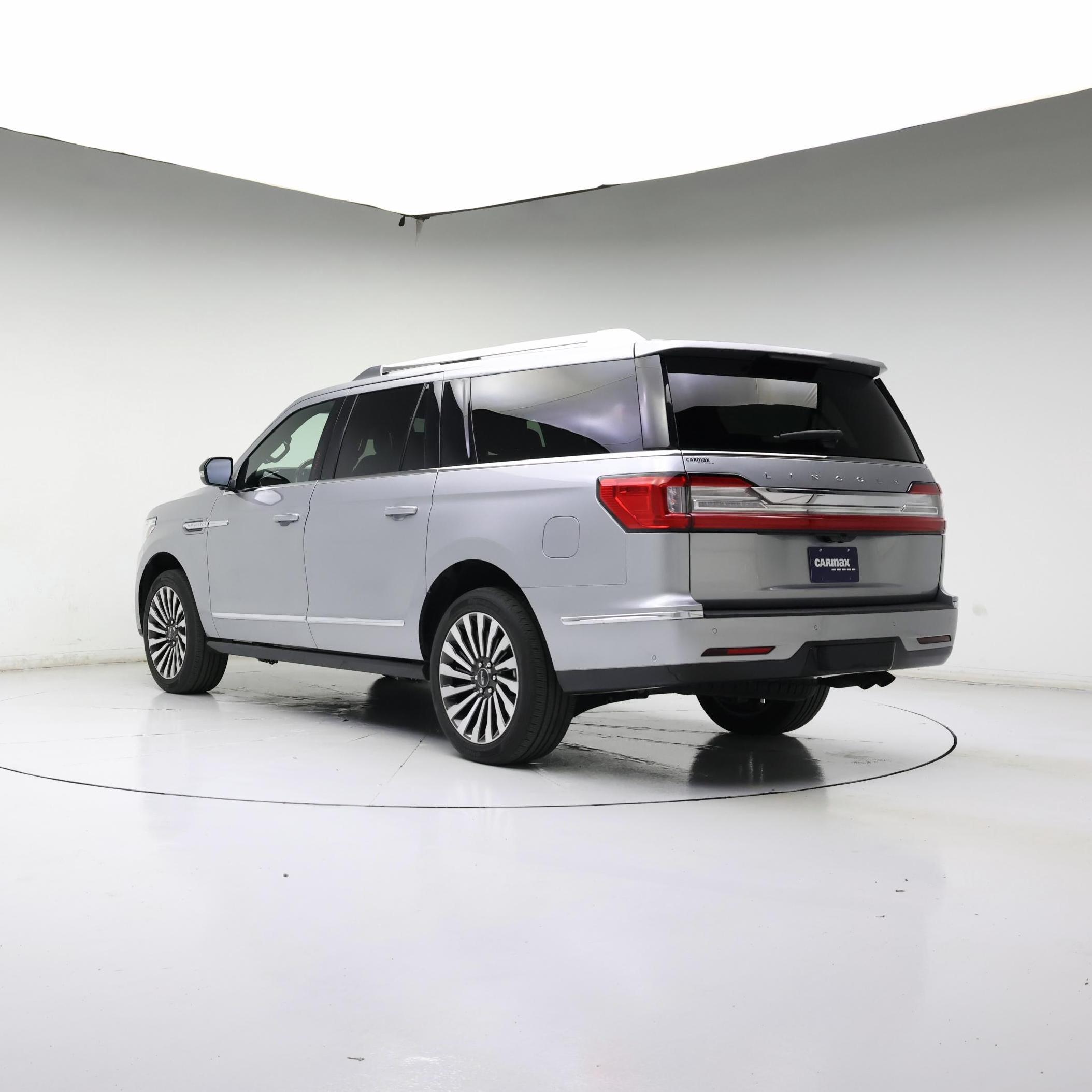 Thumbnail: 2021 Lincoln Navigator L - 2