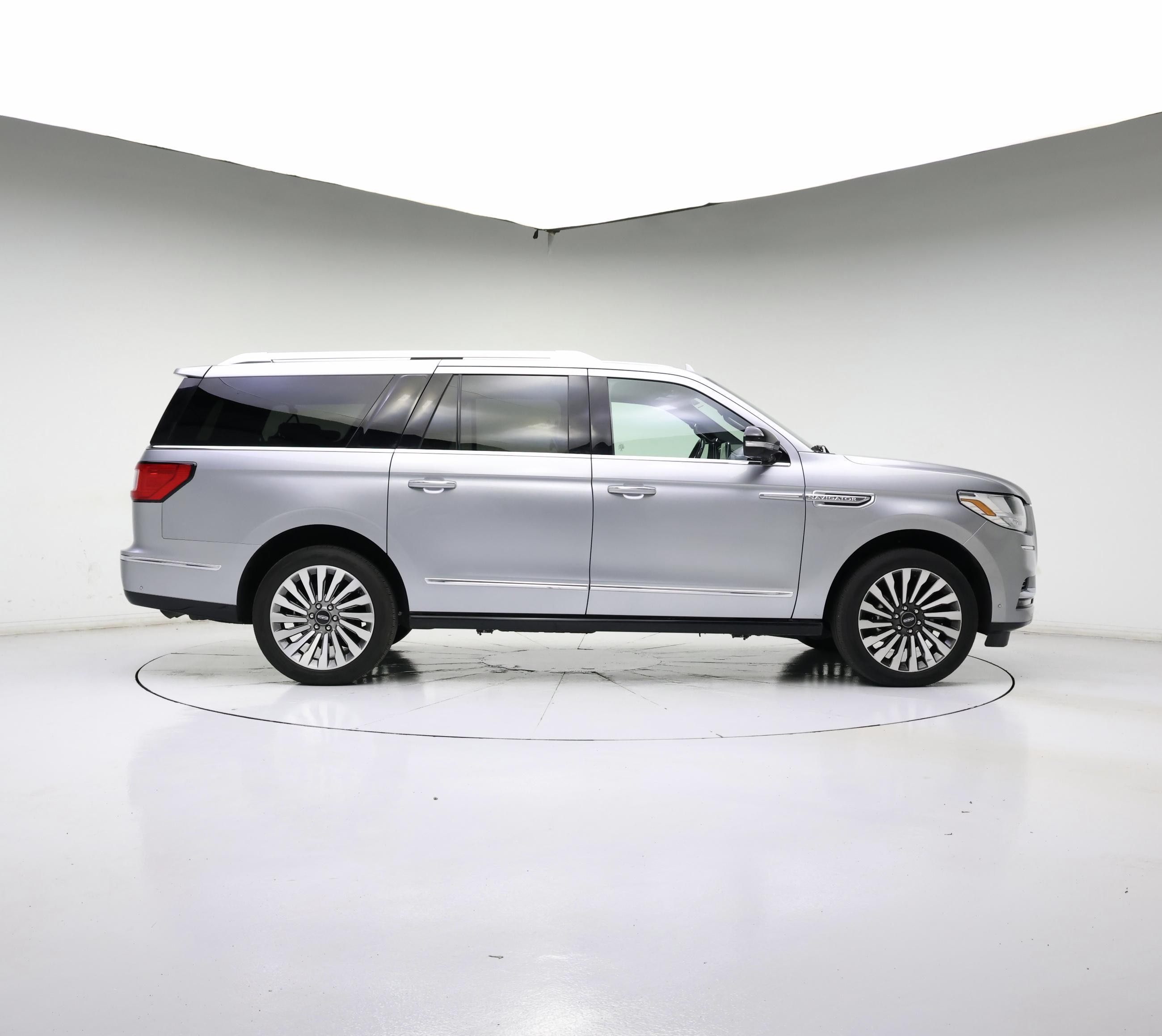 Thumbnail: 2021 Lincoln Navigator L - 7