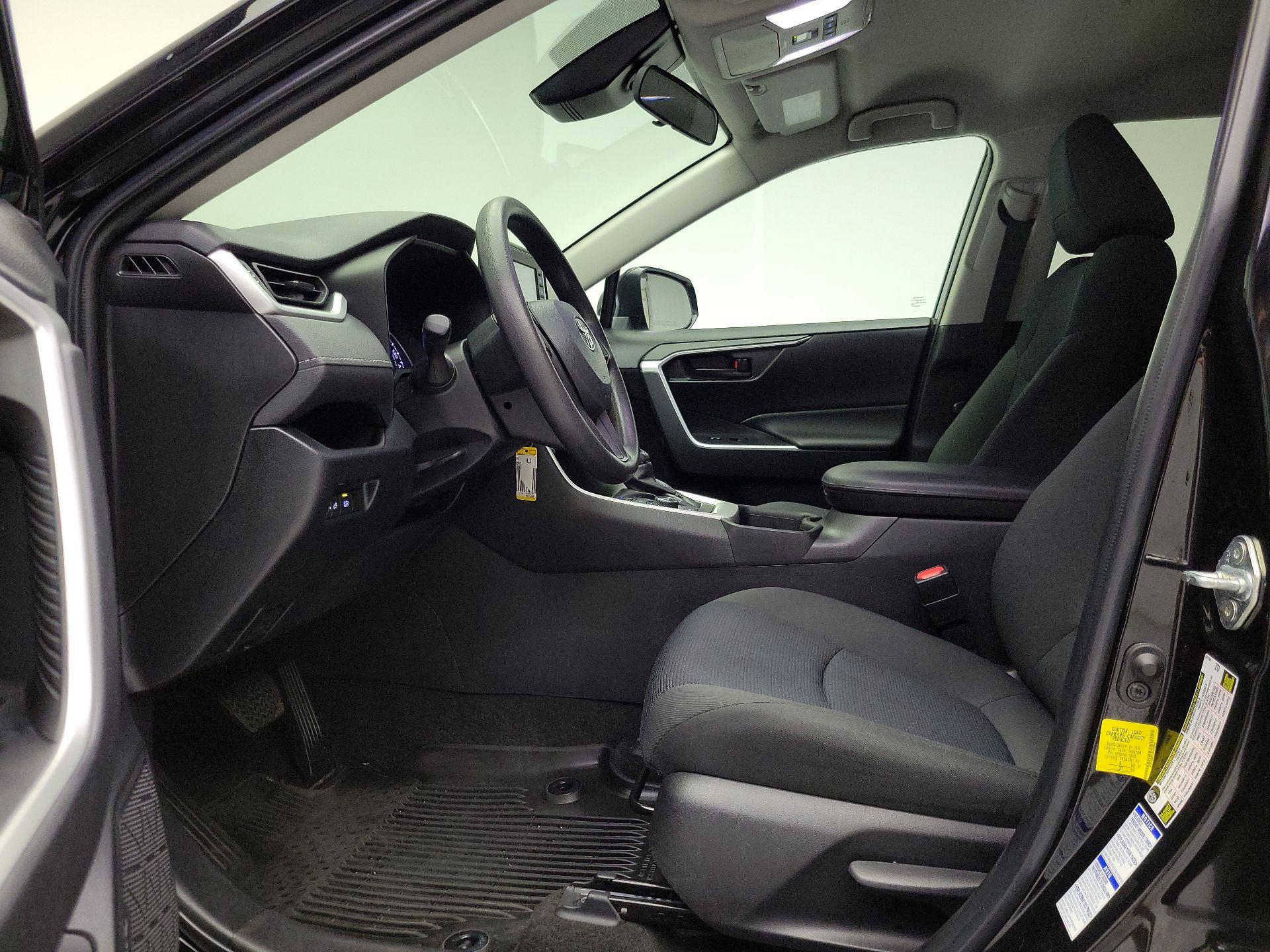 Thumbnail: 2022 Toyota RAV4 - 11