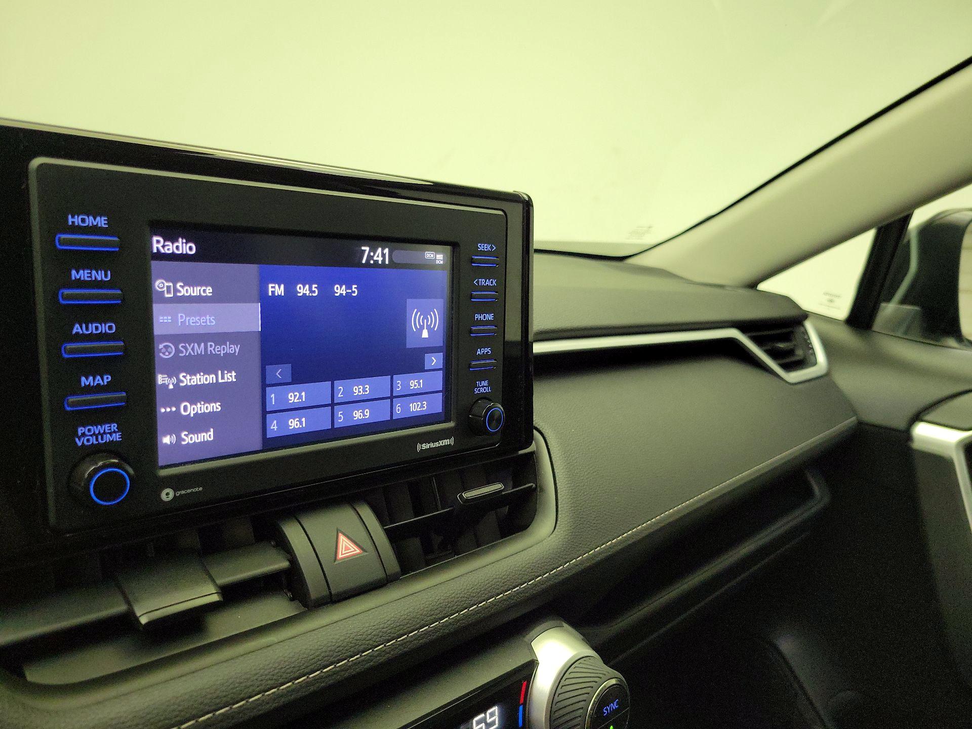 Thumbnail: 2022 Toyota RAV4 - 15