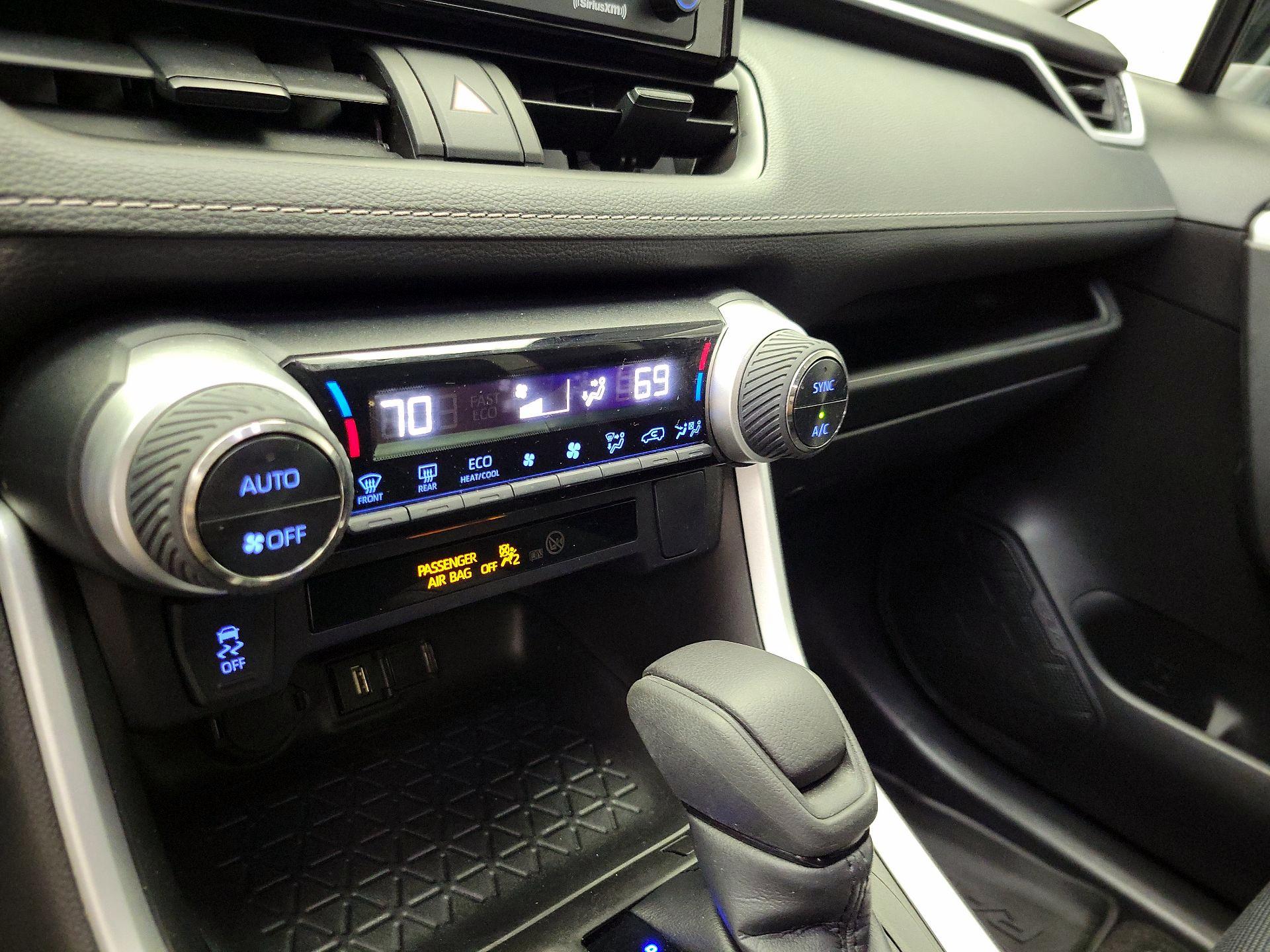 Thumbnail: 2022 Toyota RAV4 - 16