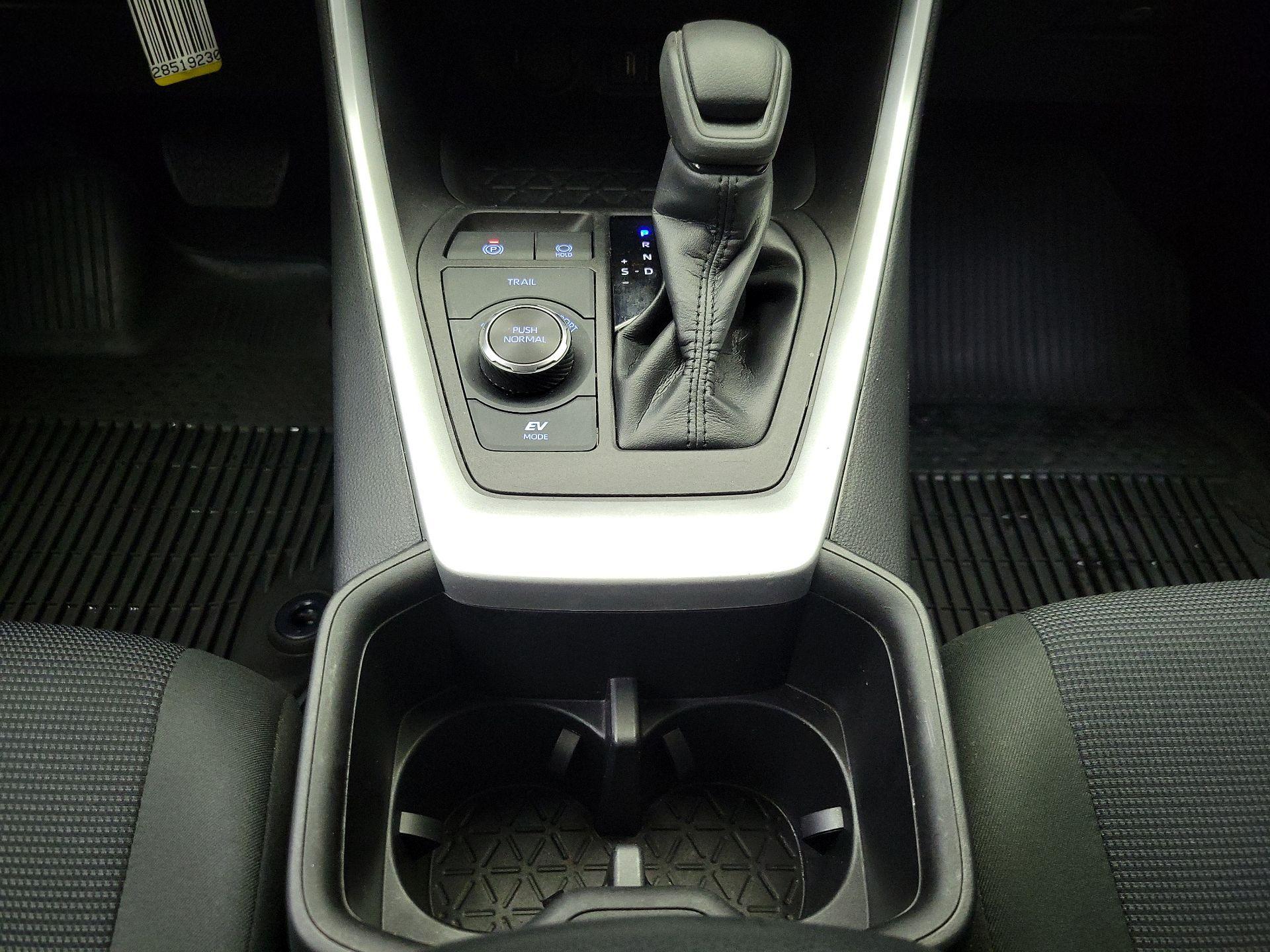 Thumbnail: 2022 Toyota RAV4 - 17