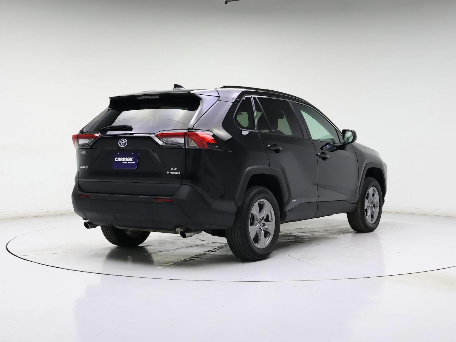 2022 Toyota RAV4 LE - Photo 9