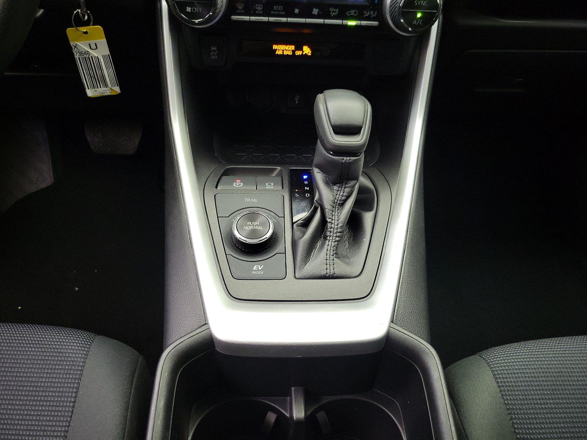 Thumbnail: 2022 Toyota RAV4 - 16