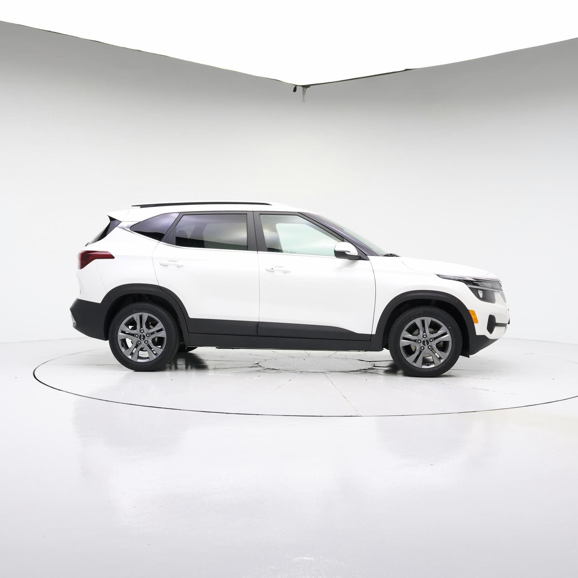 Thumbnail: 2022 Kia Seltos - 7