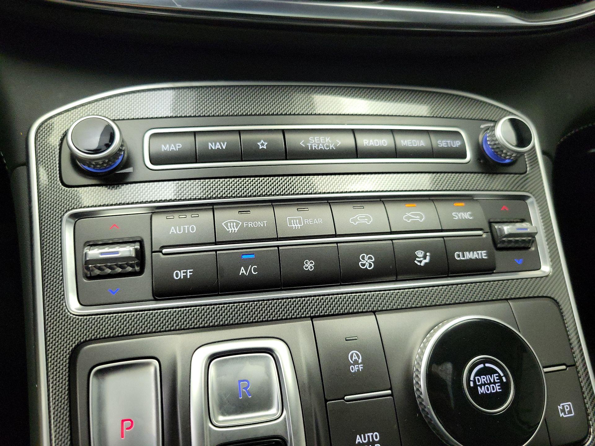 Thumbnail: 2023 Hyundai Santa Fe - 17