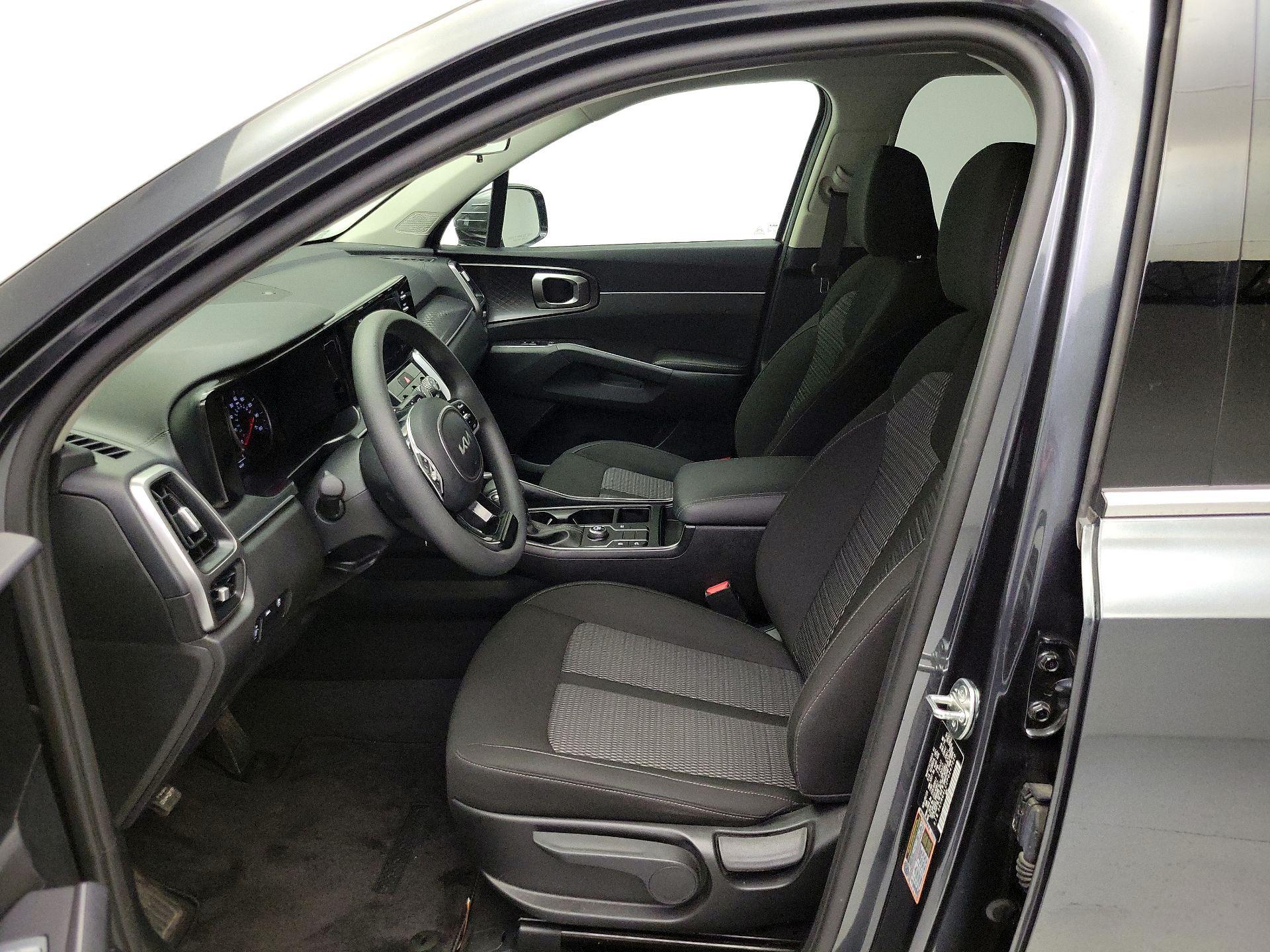 Thumbnail: 2023 Kia Sorento - 11