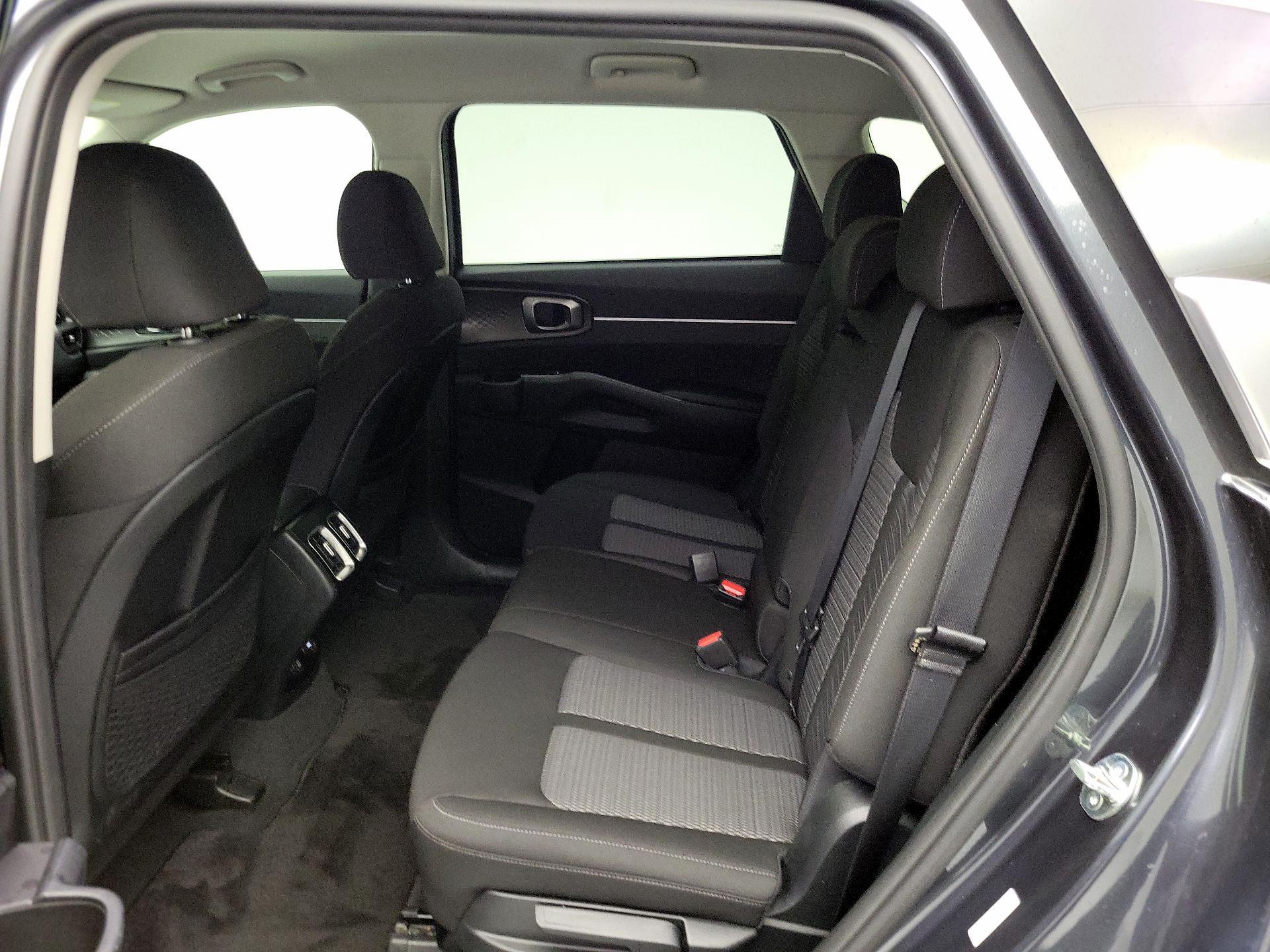 Thumbnail: 2023 Kia Sorento - 19