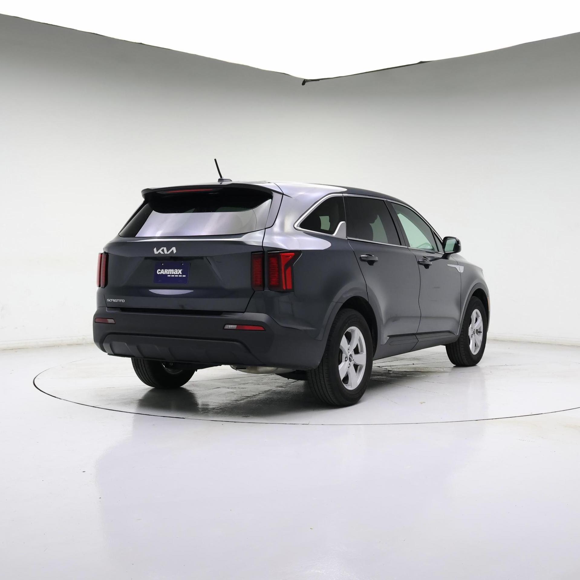 Thumbnail: 2023 Kia Sorento - 4