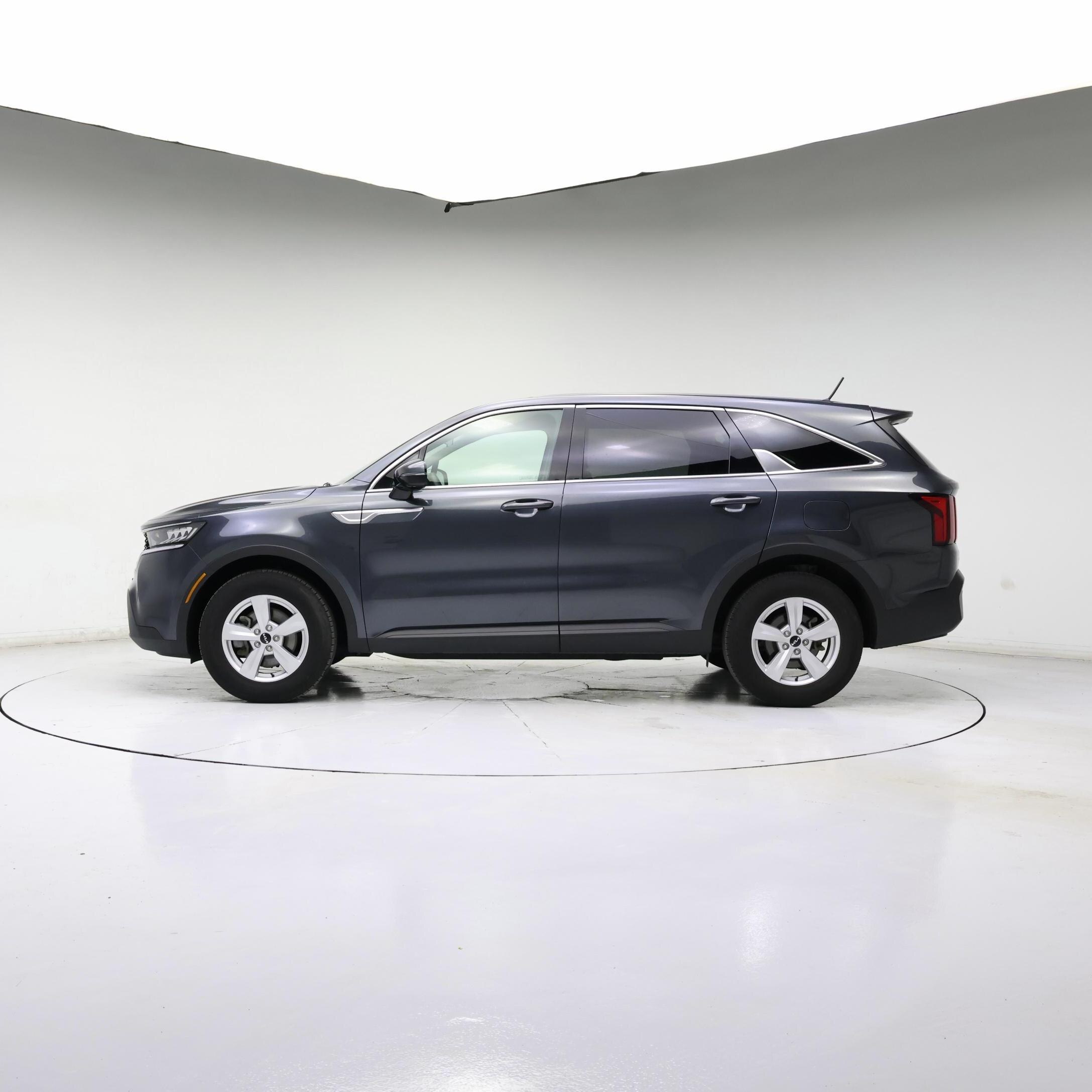 Thumbnail: 2023 Kia Sorento - 7