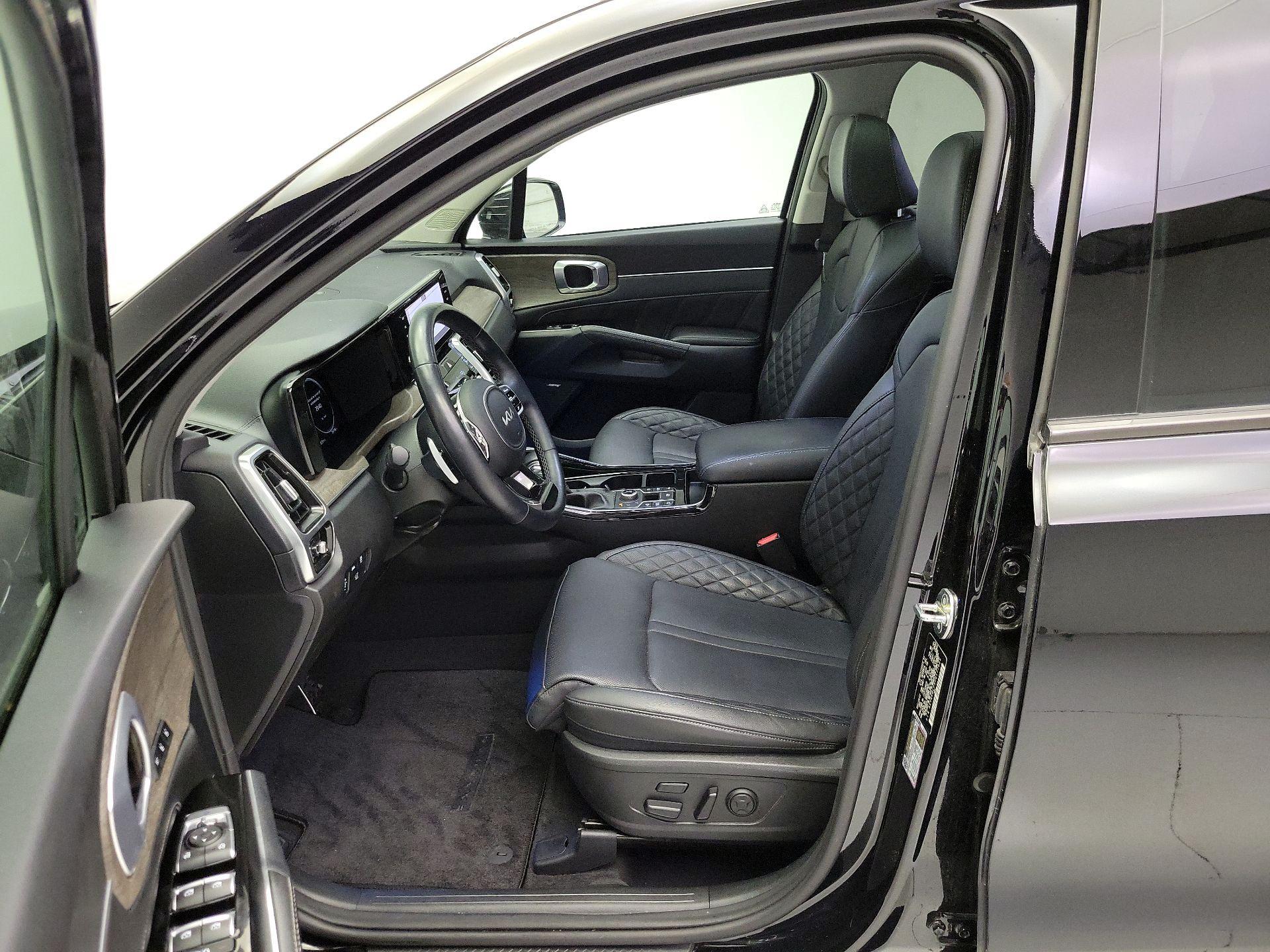 Thumbnail: 2023 Kia Sorento - 11