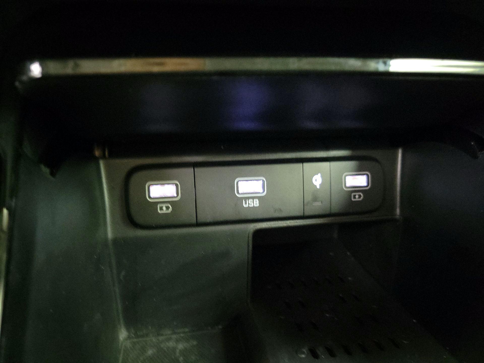 Thumbnail: 2023 Kia Sorento - 19