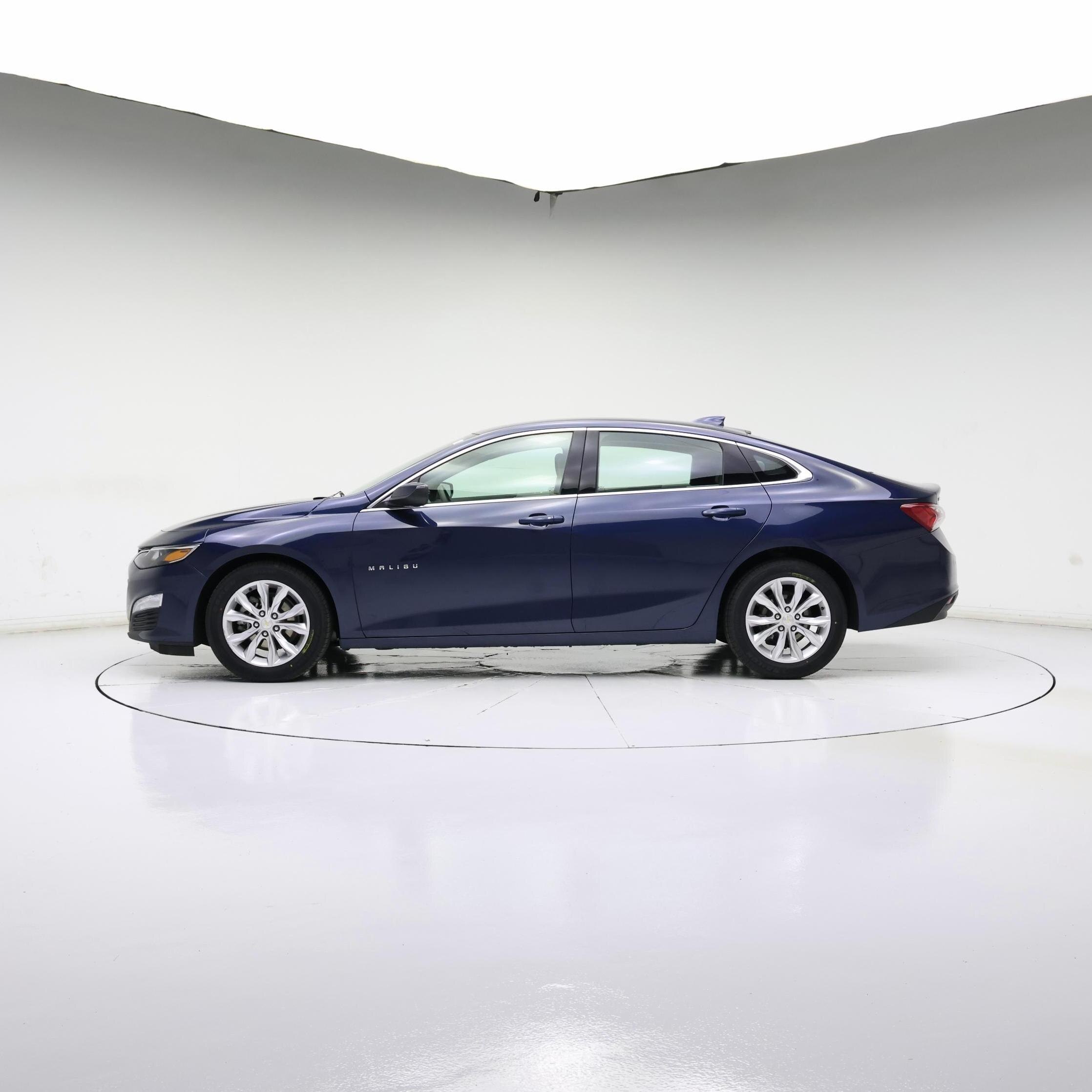 Thumbnail: 2021 Chevrolet Malibu - 3