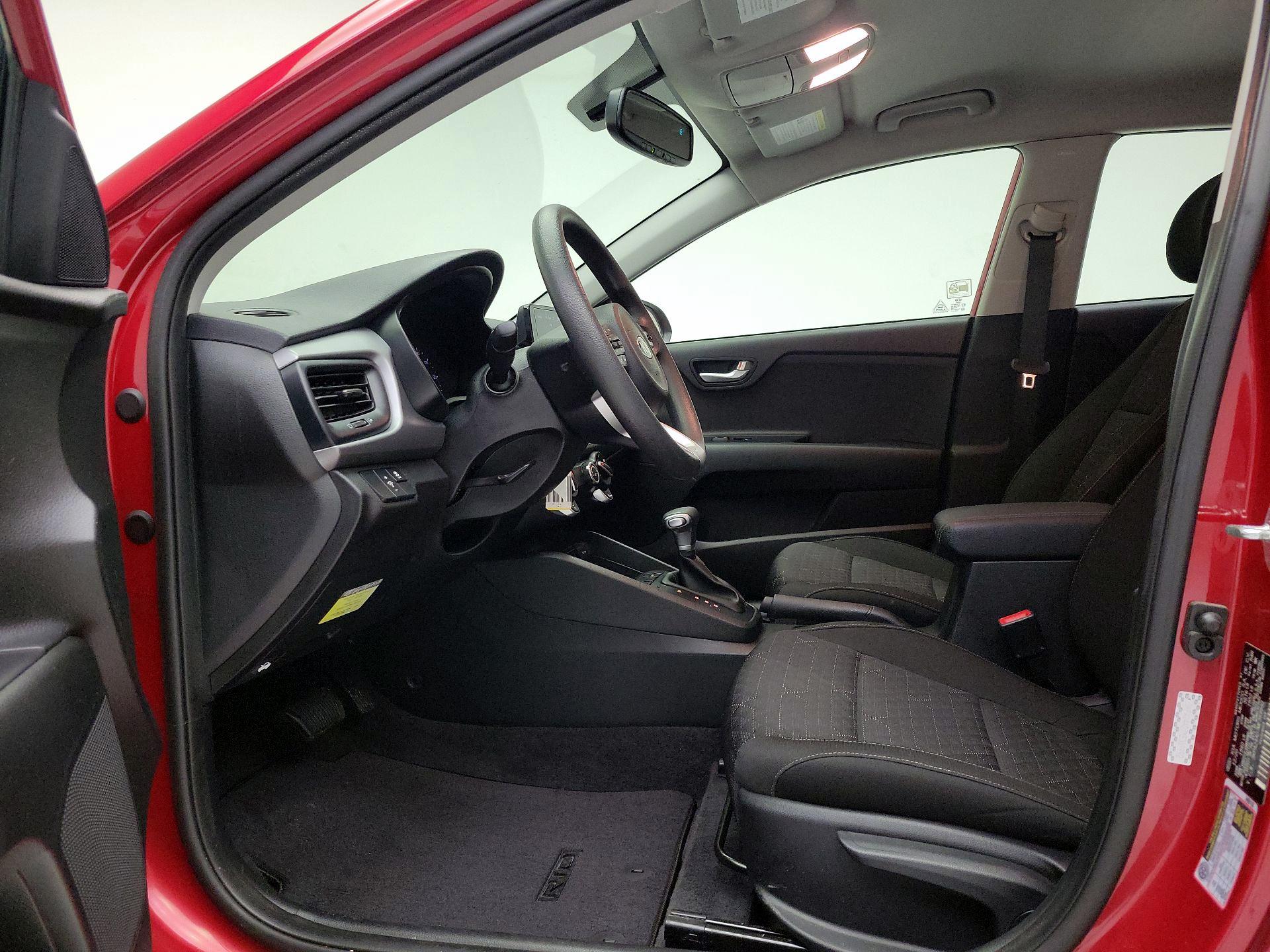 Thumbnail: 2021 Kia Rio - 11