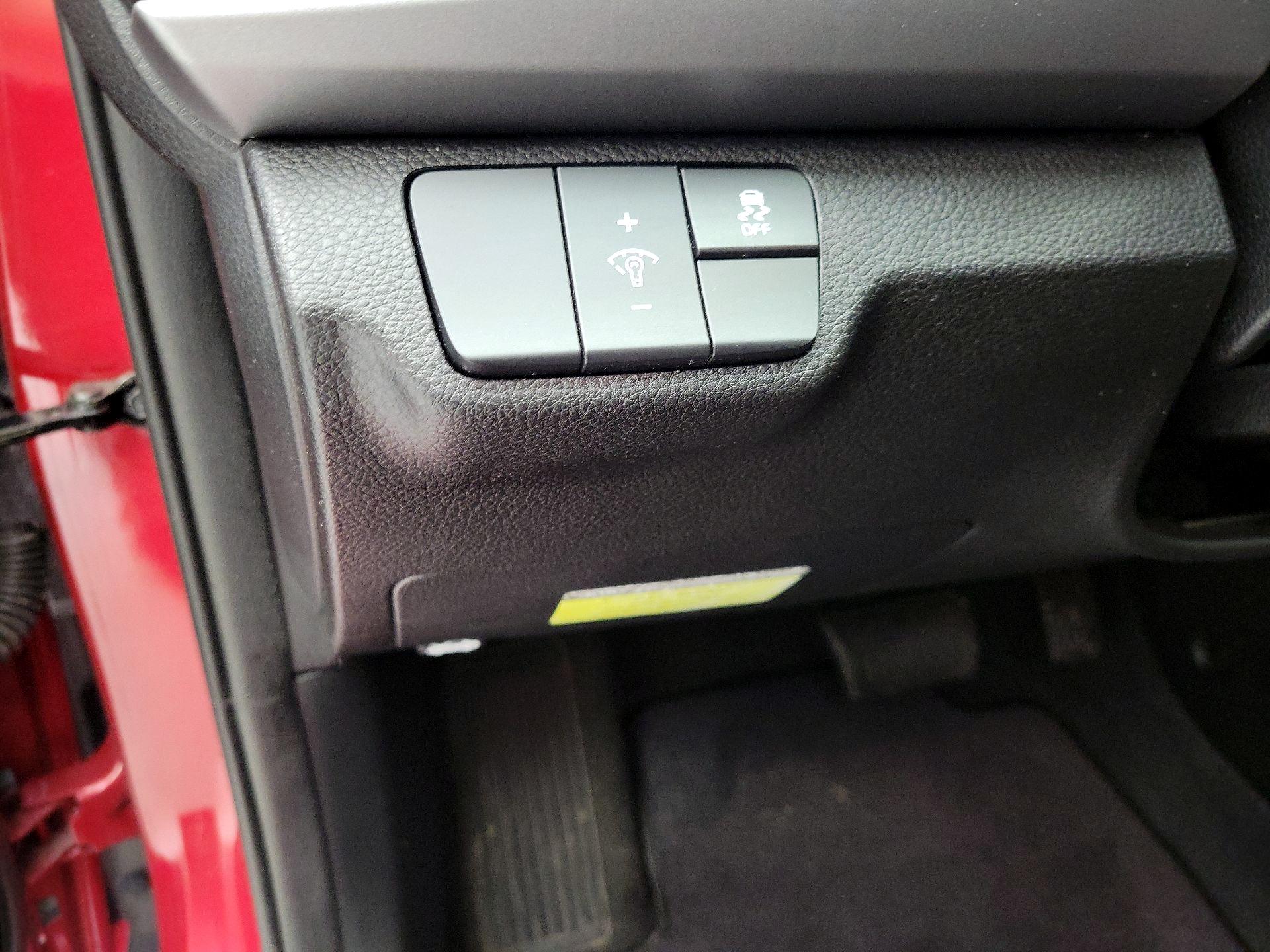 Thumbnail: 2021 Kia Rio - 13