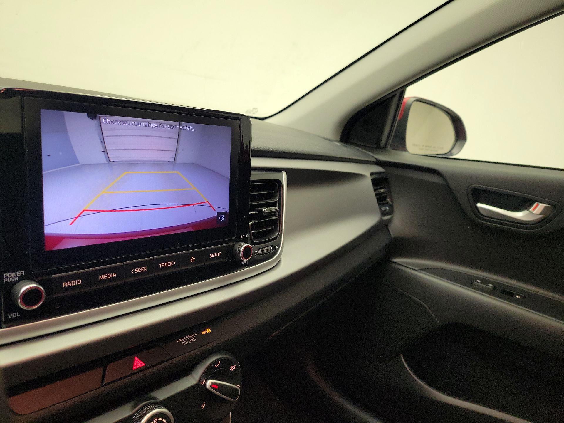 Thumbnail: 2021 Kia Rio - 14