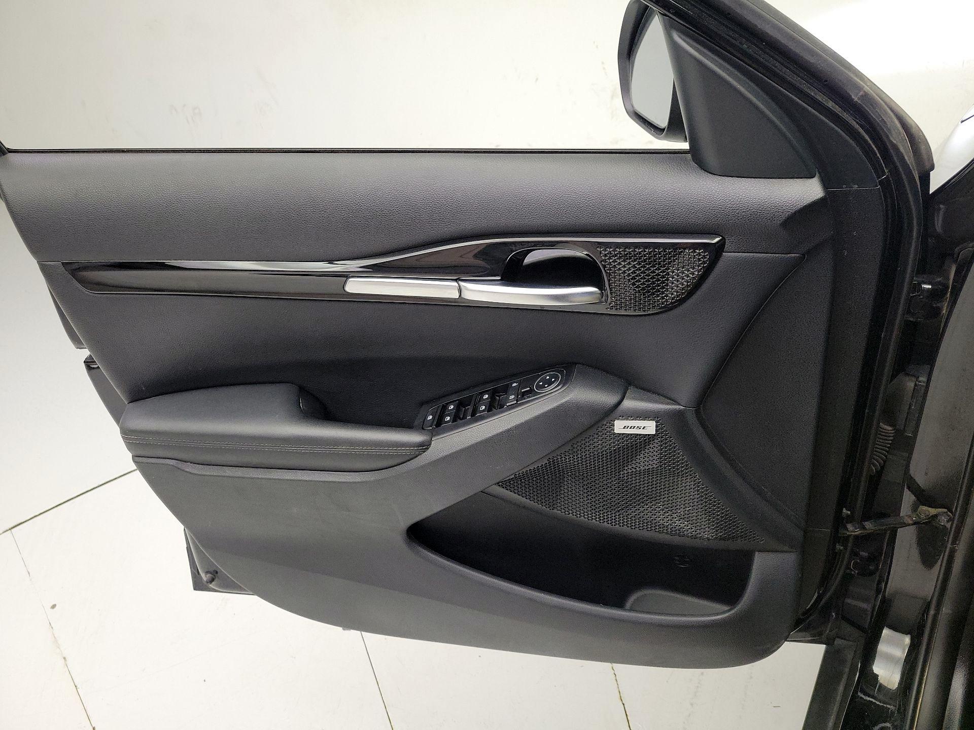 Thumbnail: 2023 Kia Seltos - 12